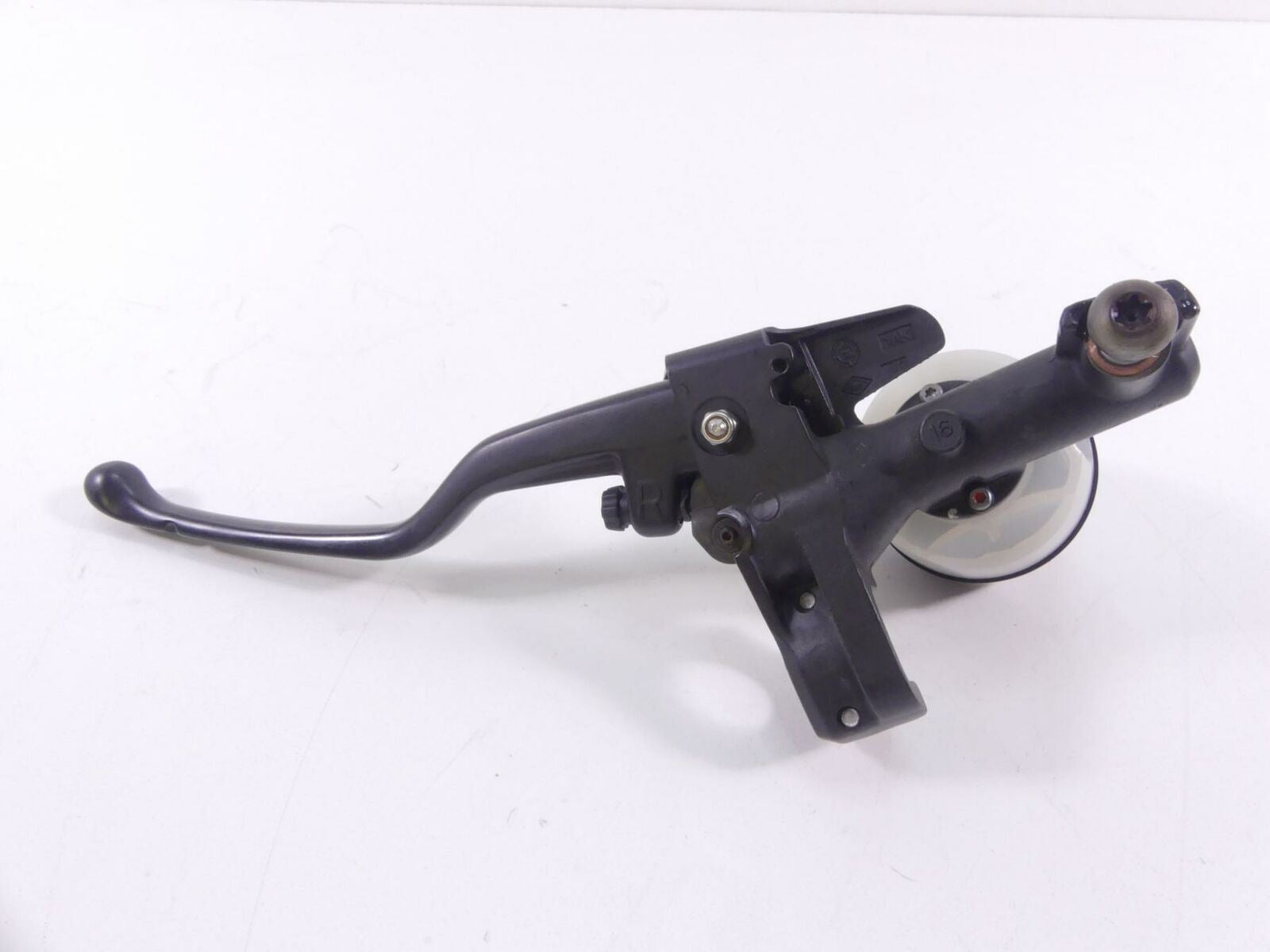 2008 BMW R1200R K27 Front Brake Master Cylinder + Lever 16mm 32727727032 {{ shop.shopifyCountryName }} - Mototech271