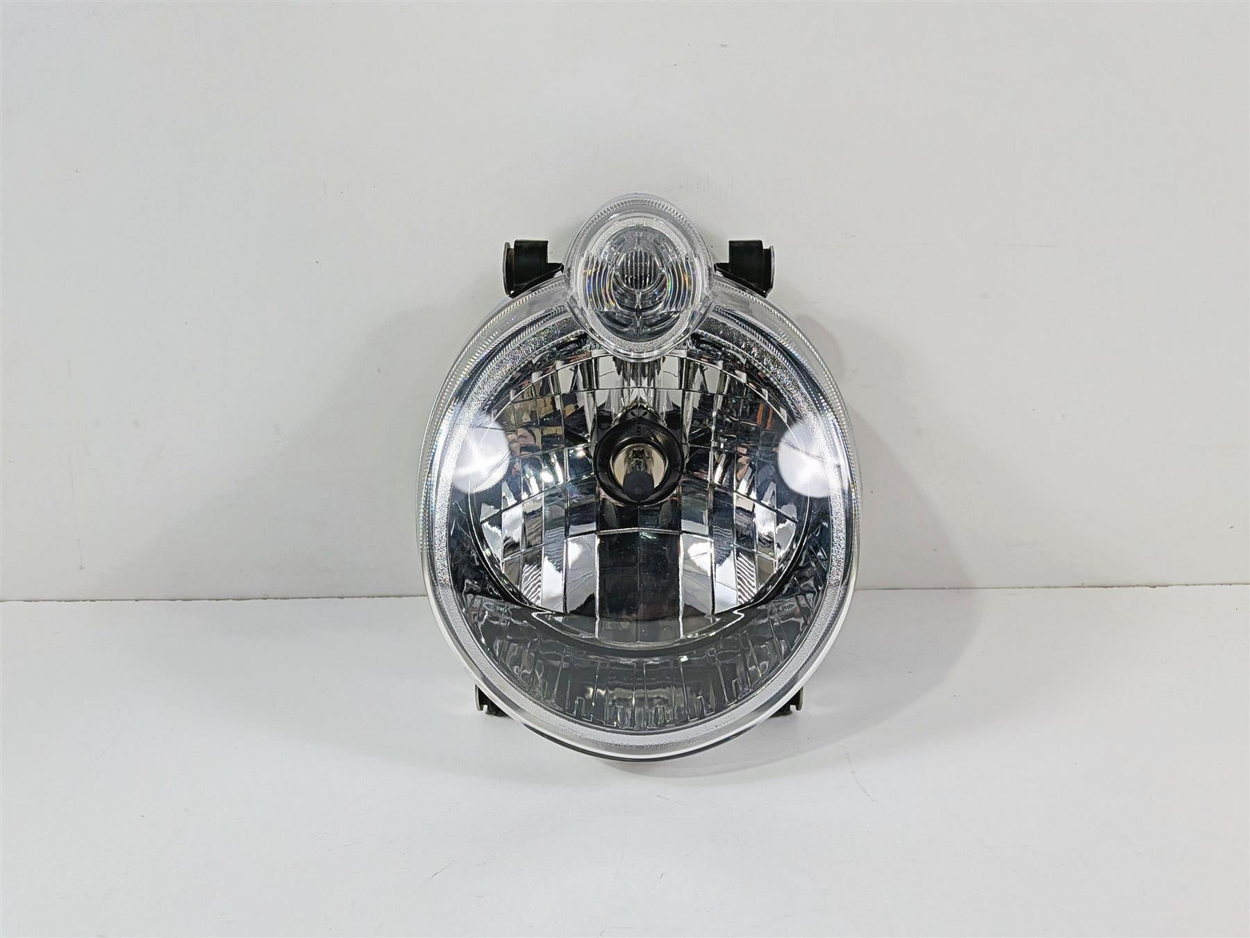 2009 Yamaha VMX17 V-Max 1700 Headlight Head Light Lamp 2S3-84300-00-00-Mototech271