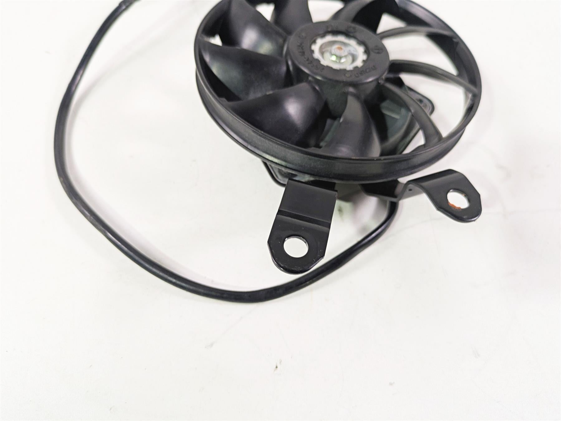 2009 Yamaha FZ1 FZS10 Fazer Left Hand Denso Radiator Cooling Fan 2D1-12405-01 {{ shop.shopifyCountryName }} - Mototech271