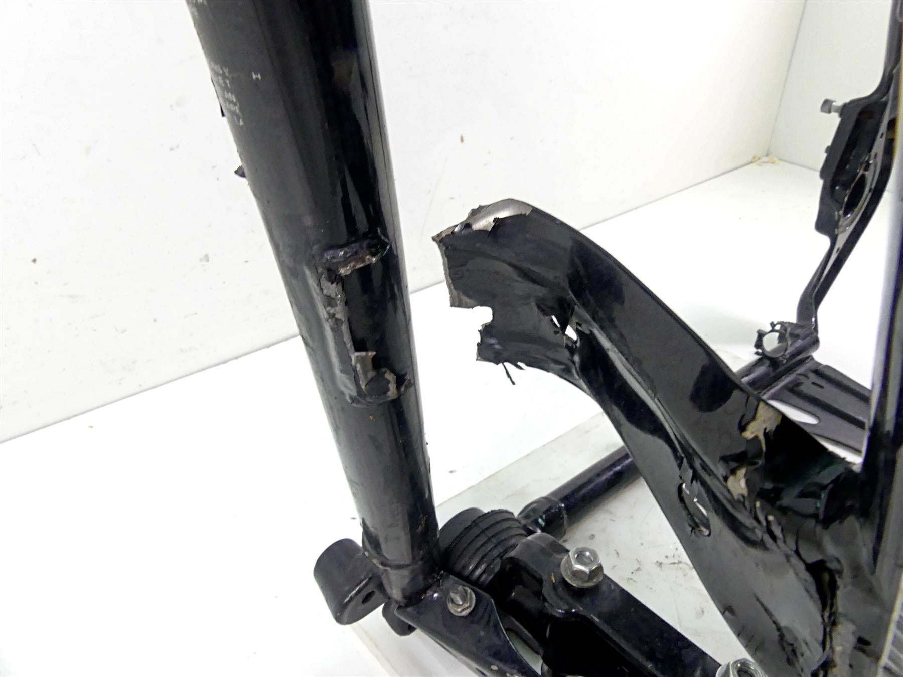 2011 Harley Touring FLTRX Road Glide Bent Main Frame Chassis With Texas Salvage Title - Read 47900-11BHP {{ shop.shopifyCountryName }} - Mototech271