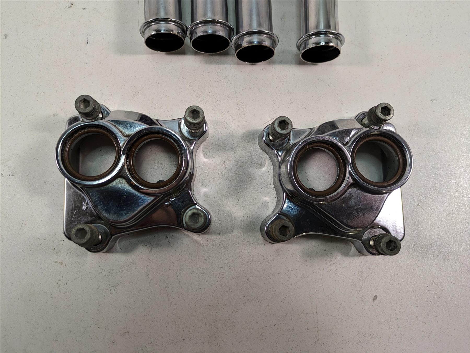 2000 Harley Dyna FXDL Low Rider Lifter & Push Rod Chrome Cover Set 17965-99 {{ shop.shopifyCountryName }} - Mototech271