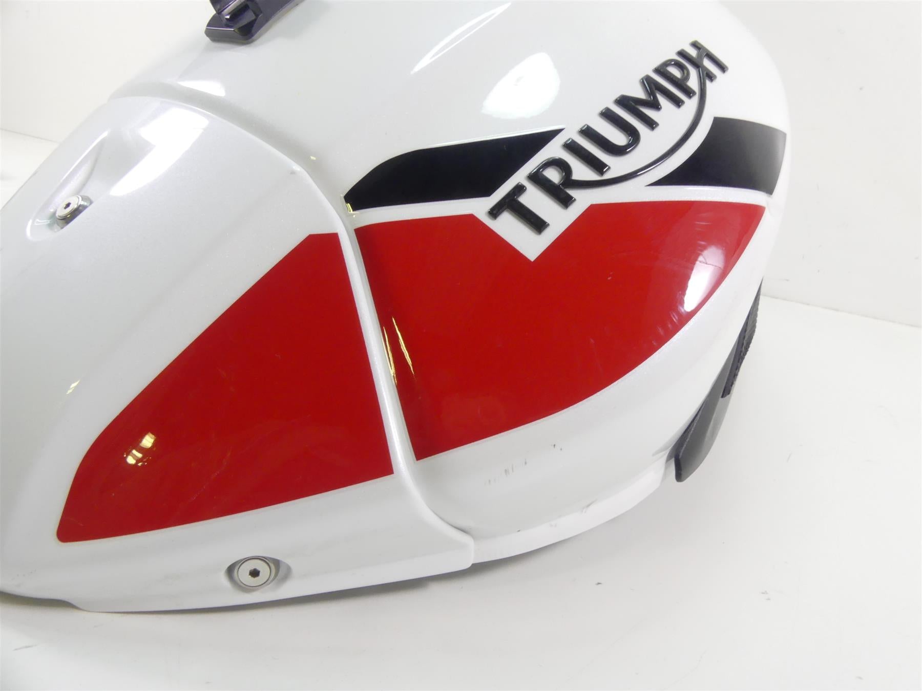 2020 Triumph Speed Triple RS 1050 Fuel Gas Petrol Tank & Cover -dents T2401393 {{ shop.shopifyCountryName }} - Mototech271