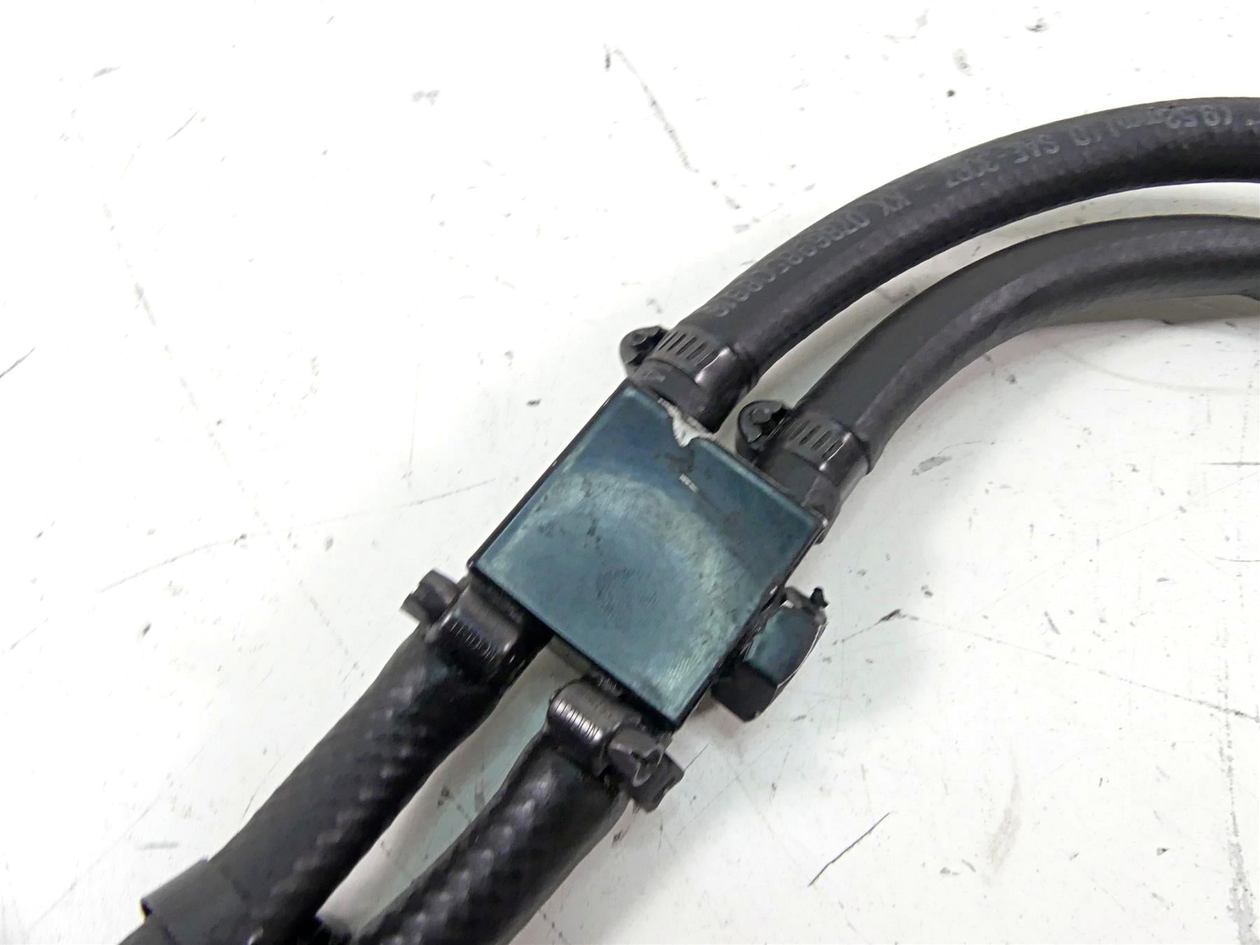 2002 Harley Touring FLHTC Electra Glide Oil Cooler Lines & Hoses & Chrome Cover {{ shop.shopifyCountryName }} - Mototech271