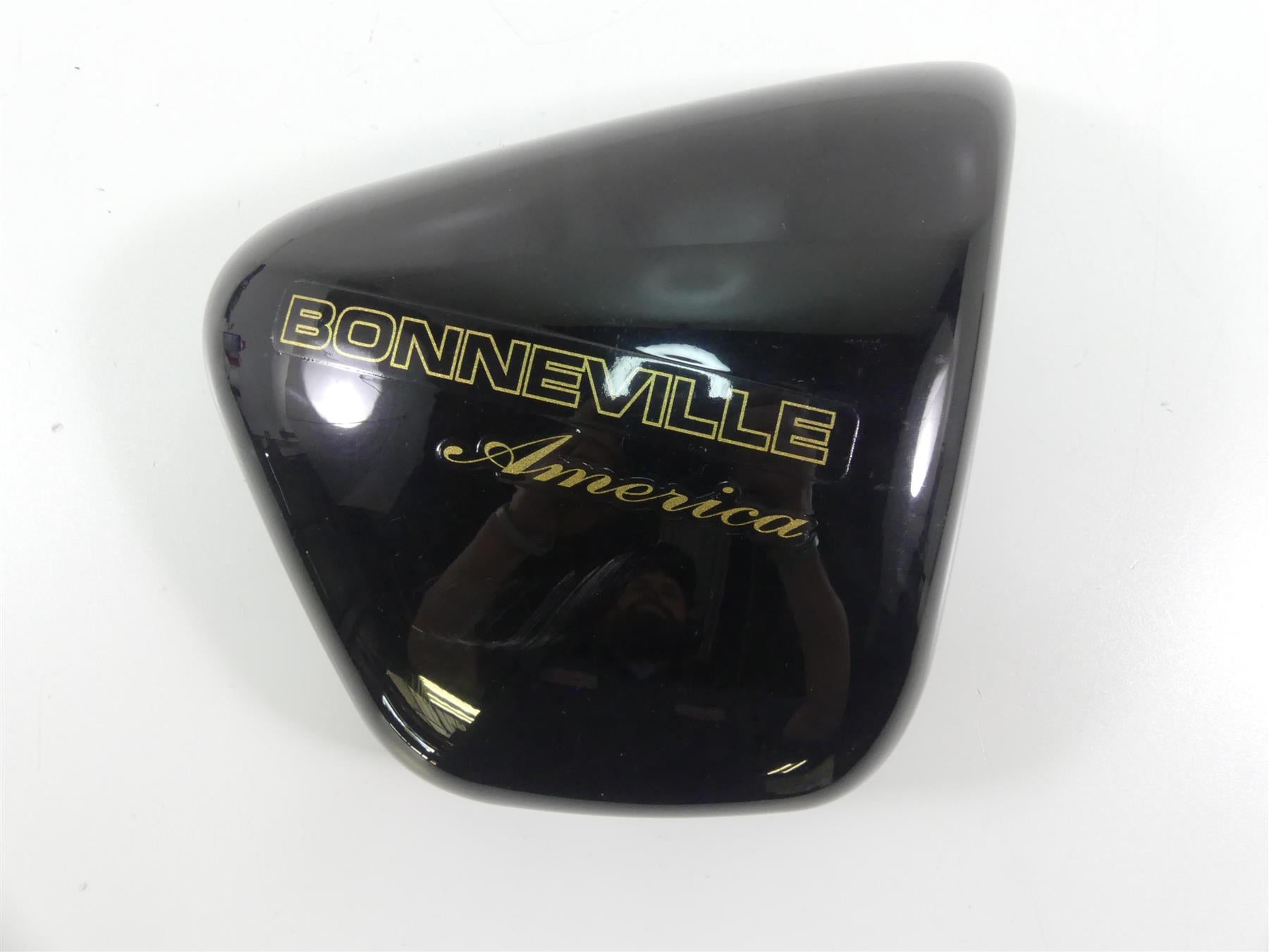 2002 Triumph Bonneville America Right Side Cover Fairing Cowl T2309400 {{ shop.shopifyCountryName }} - Mototech271