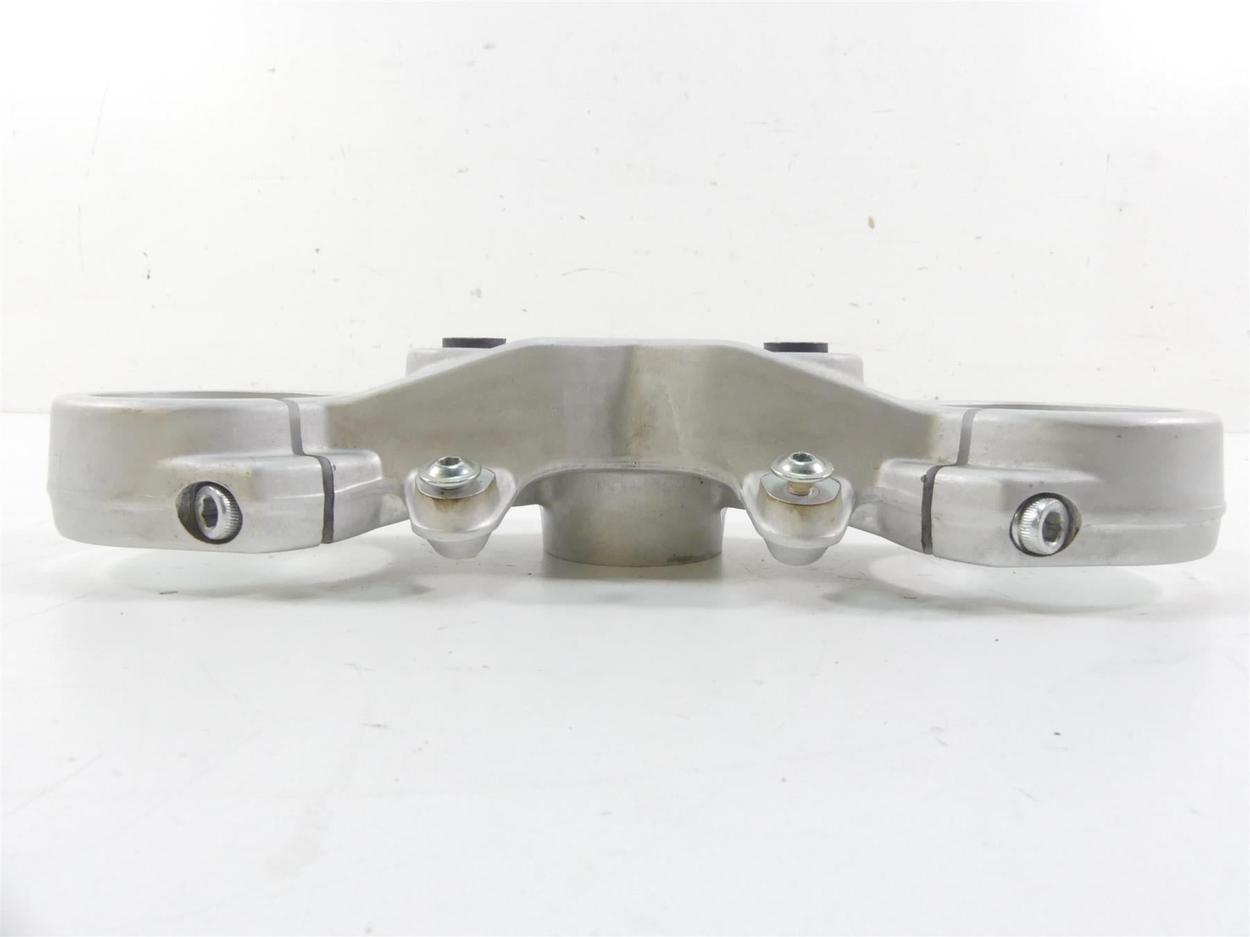 2008 Ducati Hypermotard 1100 Upper Triple Tree Steering Clamp 57mm 34110651A {{ shop.shopifyCountryName }} - Mototech271