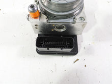 Load image into Gallery viewer, 2014 BMW R1200 RT RTW K52 Abs Brake Pump Module 34518554180 8536819 | Mototech271
