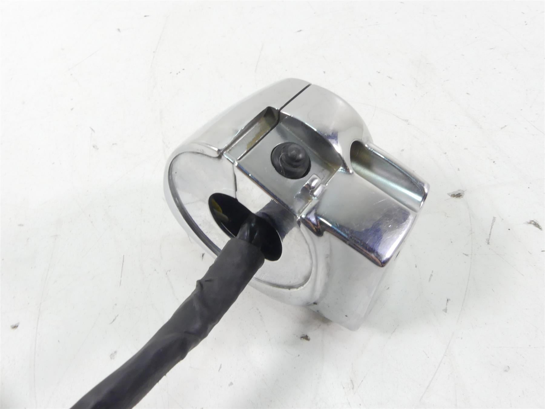 2013 Harley Touring FLHX Street Glide Left Chrome Control Switch -Read 71682-06A {{ shop.shopifyCountryName }} - Mototech271