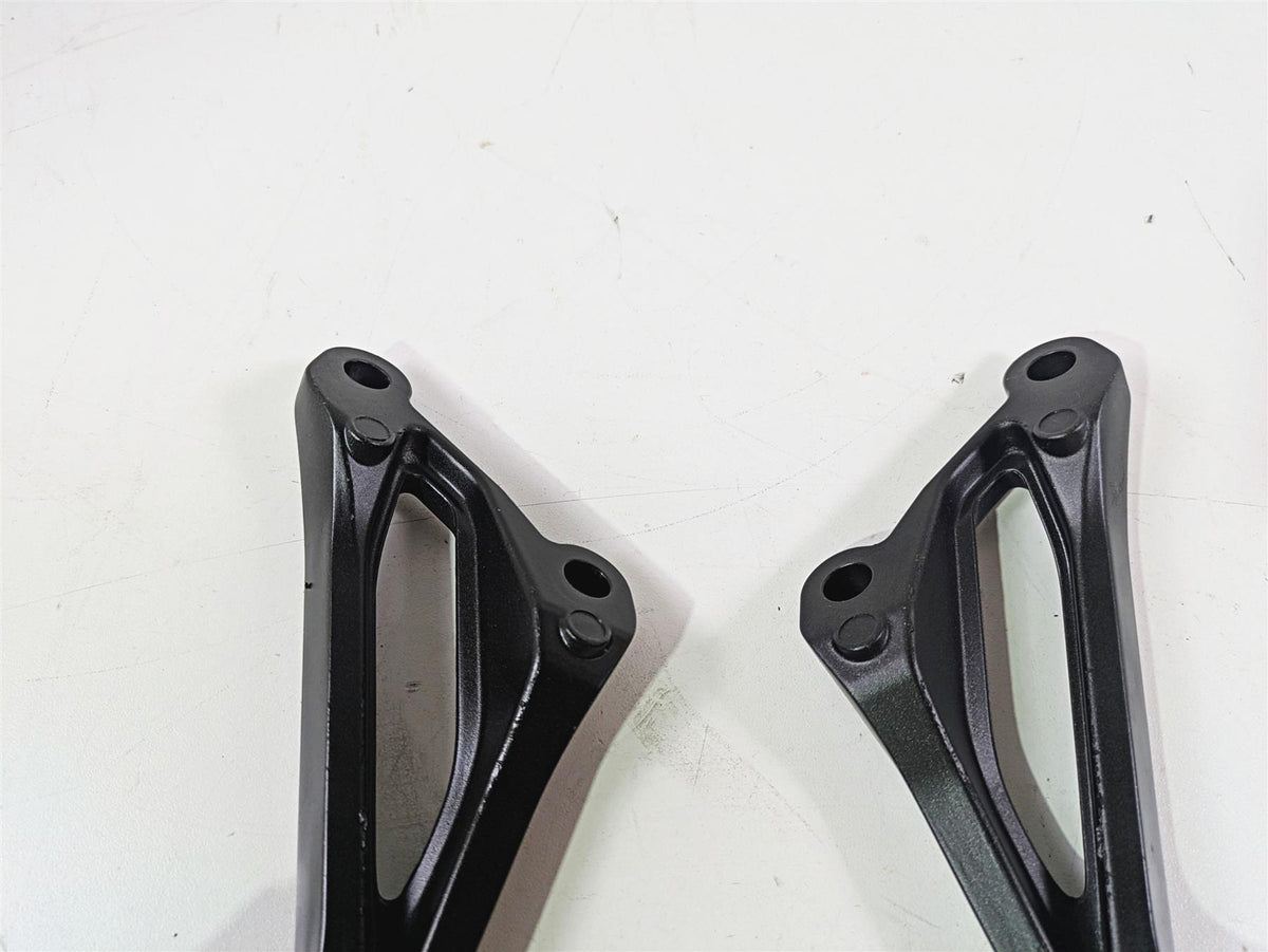 2020 Kawasaki Z900 ZR900 Rear Passenger Footpeg Rest Set 35063-1452-18R {{ shop.shopifyCountryName }} - Mototech271