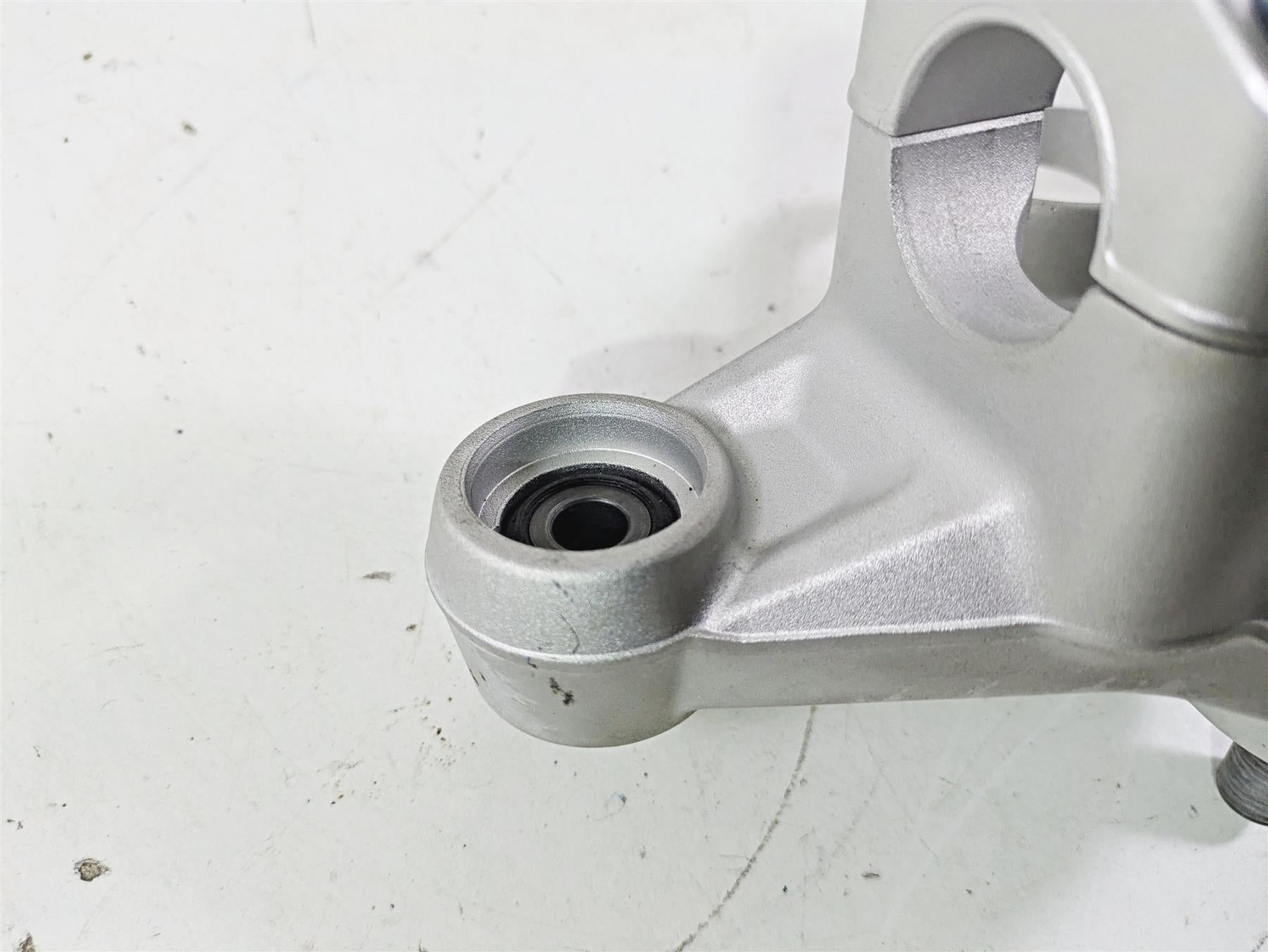 2015 BMW R1200GS Adv K51 Upper Triple Tree Steering Clamp 31428555849 {{ shop.shopifyCountryName }} - Mototech271