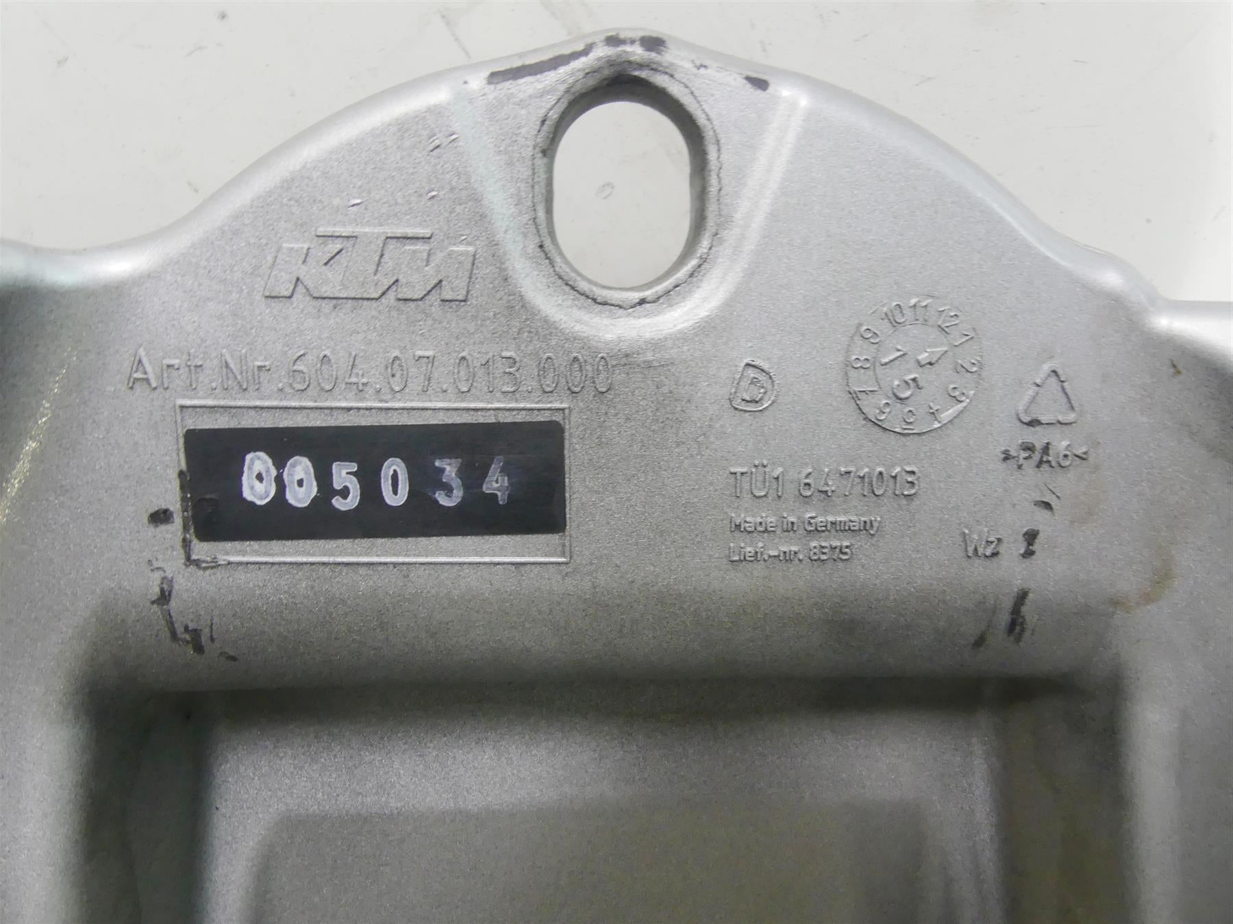 2015 KTM 1290 Adventure Fuel Gas Petrol Tank - No Damage 60407013044 60407013000 {{ shop.shopifyCountryName }} - Mototech271