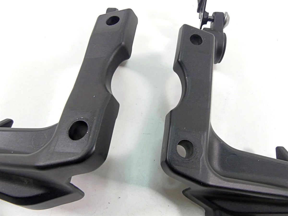 2012 Yamaha VMX17 VMAX 1700 Rear Passenger Footpeg Set 2S3-27430-00 2S3-27440-00 {{ shop.shopifyCountryName }} - Mototech271