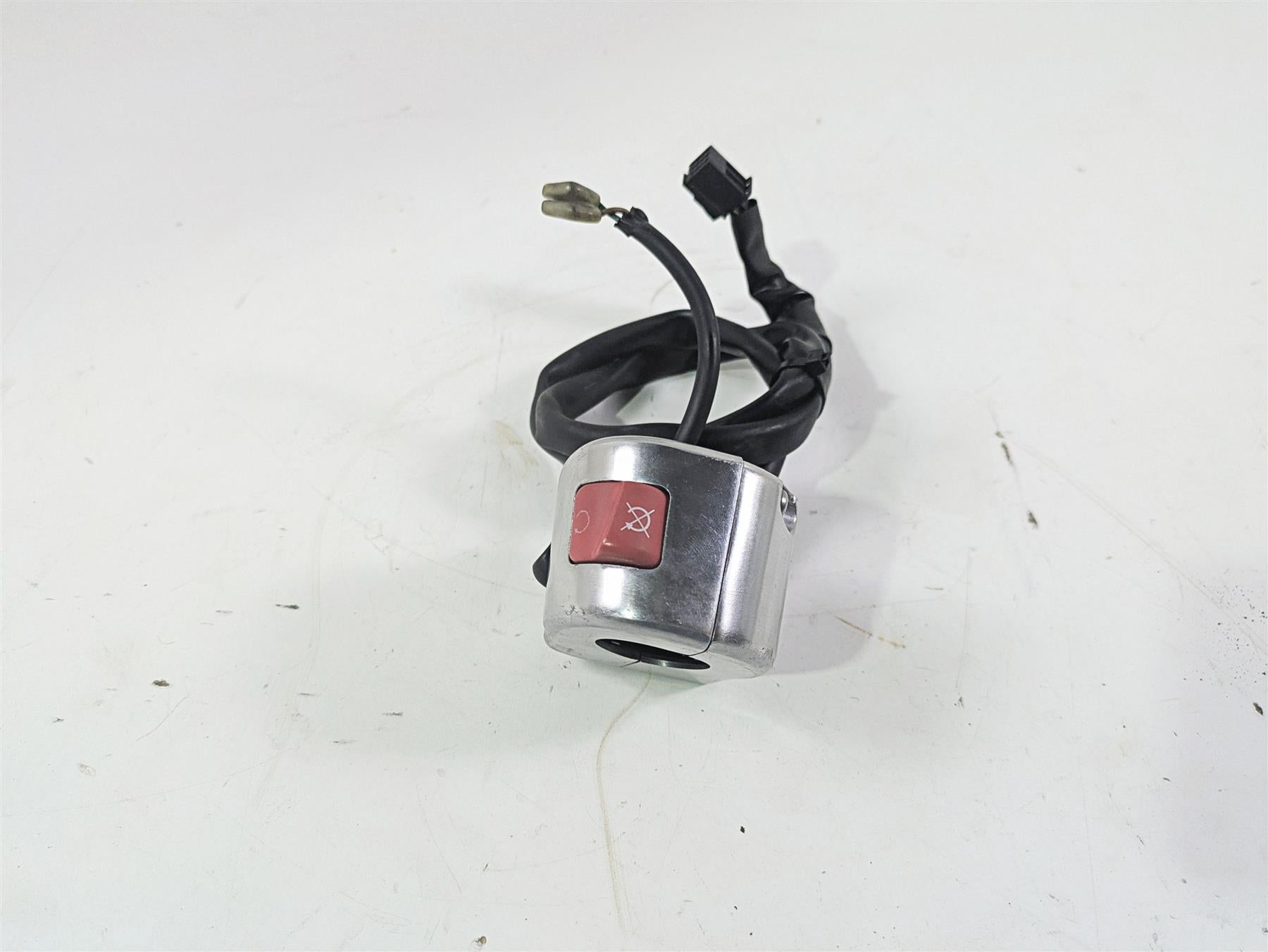 2006 Yamaha XVS650 V-Star Classic Right Hand Control Switch 5KS-83975-10-00 {{ shop.shopifyCountryName }} - Mototech271