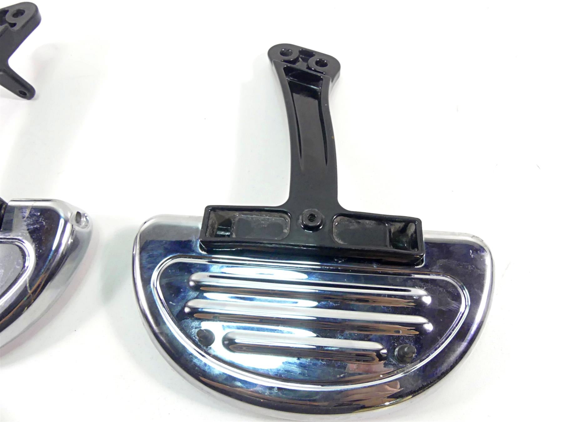 2010 Harley FXDF Dyna Fat Bob Rear Passenger Softail Floor Board Set 49224-06A {{ shop.shopifyCountryName }} - Mototech271