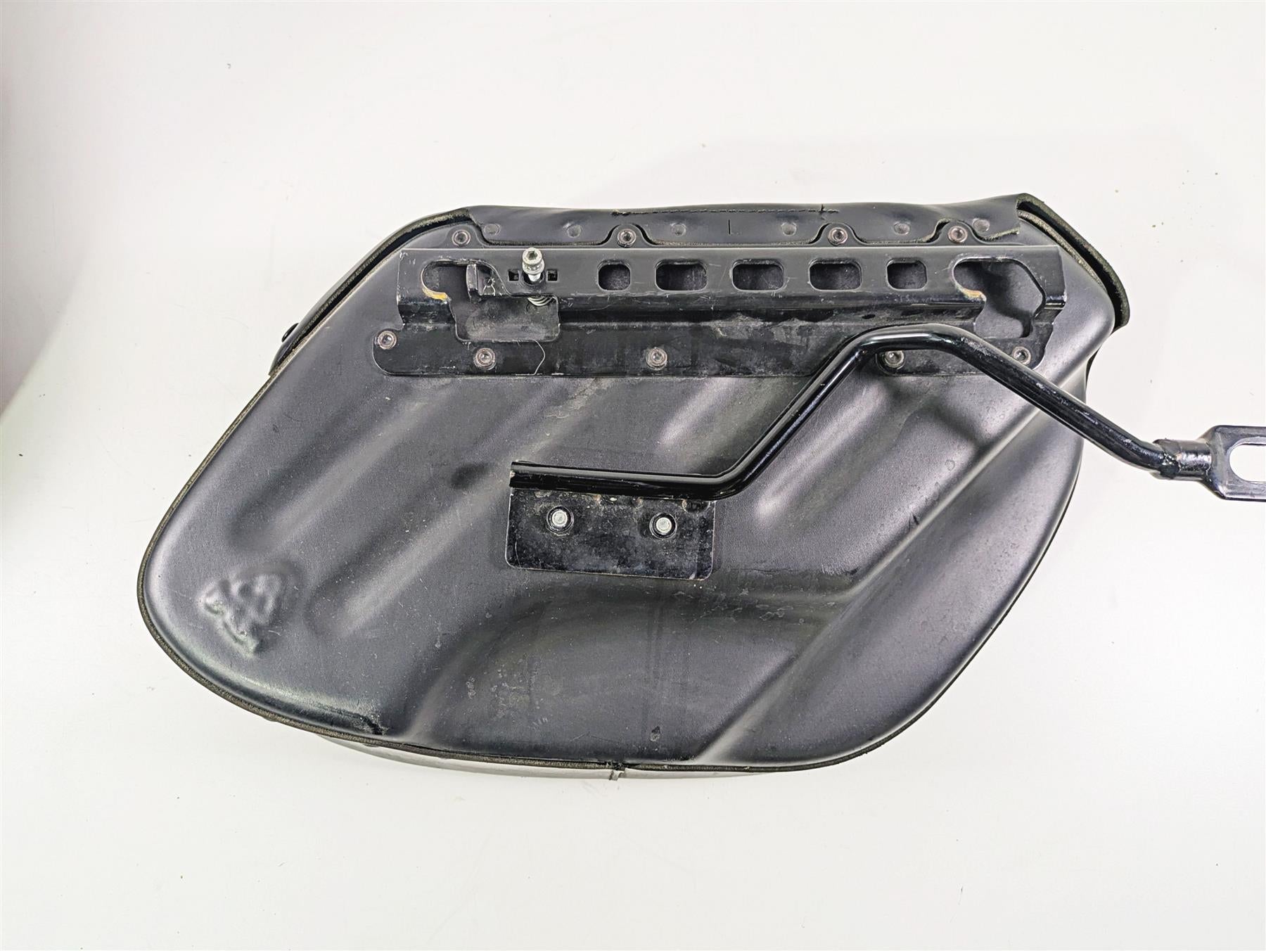 2009 Harley FXDC Dyna Super Glide Left Right Saddlebag & Mounts Set 90182-08 {{ shop.shopifyCountryName }} - Mototech271
