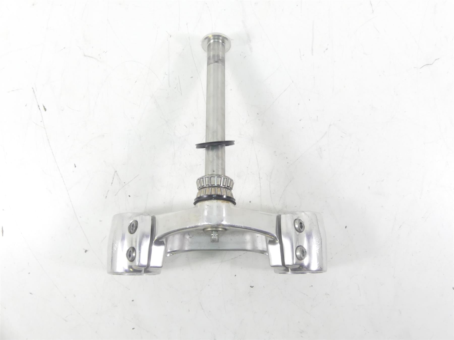 2011 Harley VRSCF Muscle Rod Lower Triple Tree Steering Clamp Yoke 46892-09 {{ shop.shopifyCountryName }} - Mototech271