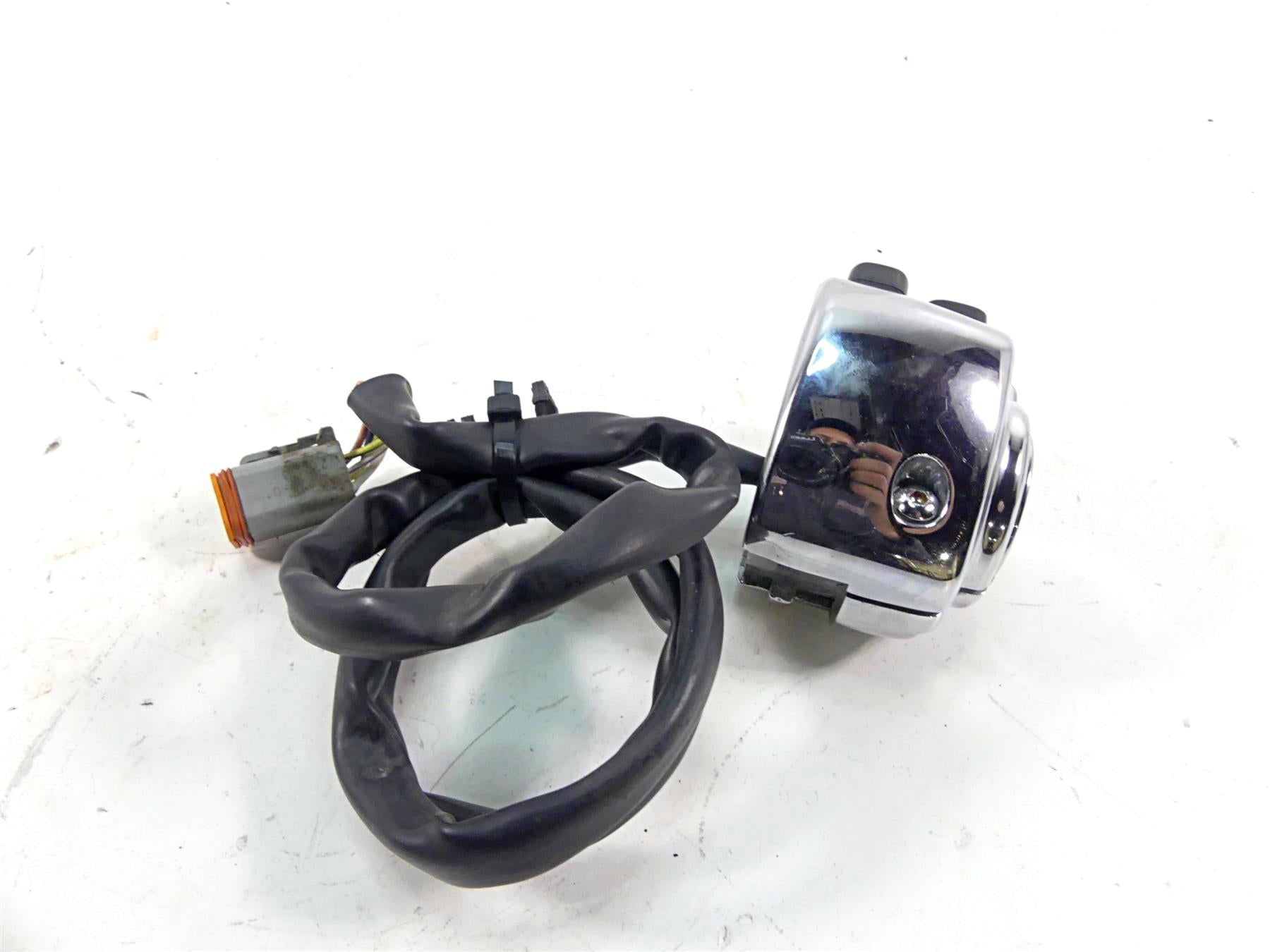 2002 Harley FLSTCI Softail Heritage Chrome Left Hand Control Switch 71682-06A {{ shop.shopifyCountryName }} - Mototech271