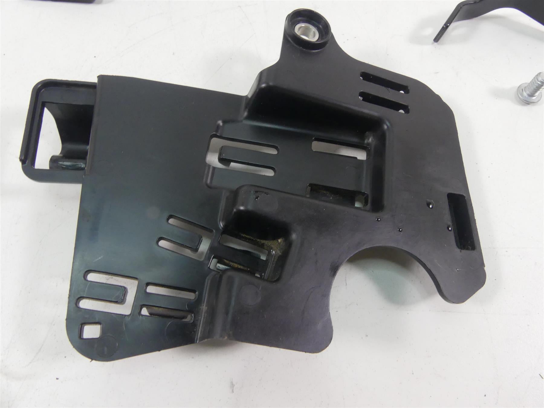 2022 Harley Softail FXBBS Street Bob Electrical Carrier Plastics Set 69201632 {{ shop.shopifyCountryName }} - Mototech271