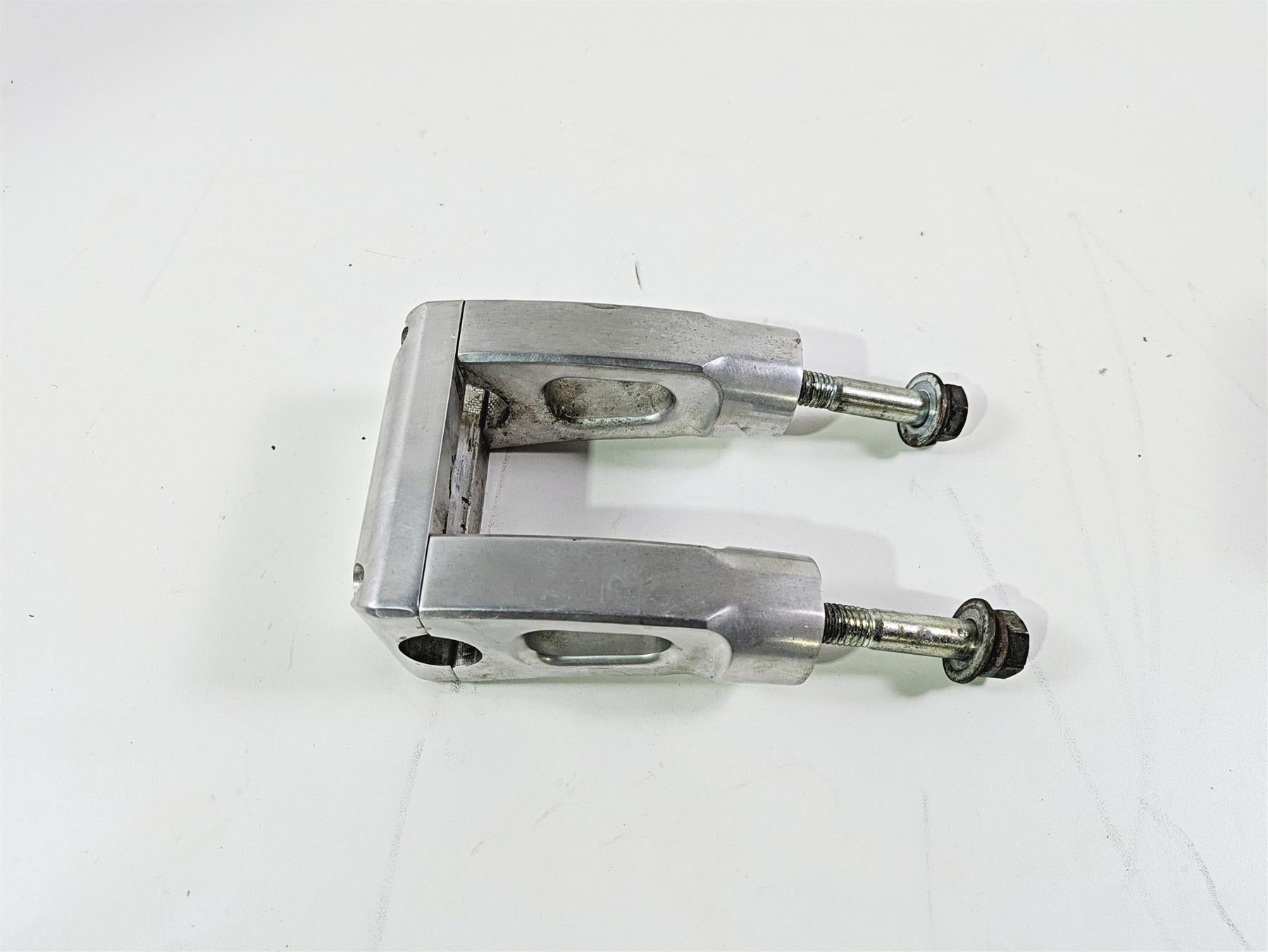 2002 Indian Spirit Deluxe Handlebar Riser Holder 39-047 39-048