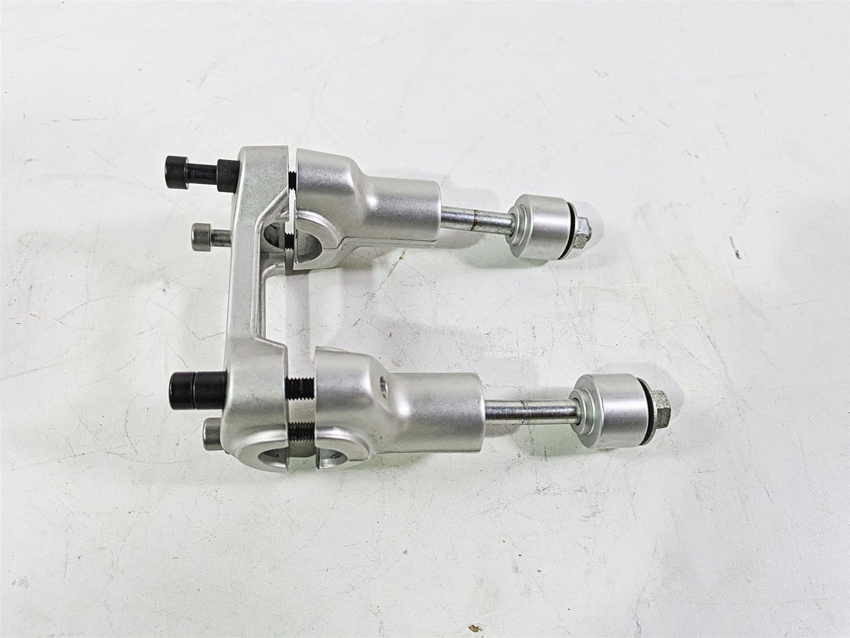 2013 Ducati Hyperstrada 821 Handlebar Riser Holder & Extension Set 36011441AB {{ shop.shopifyCountryName }} - Mototech271