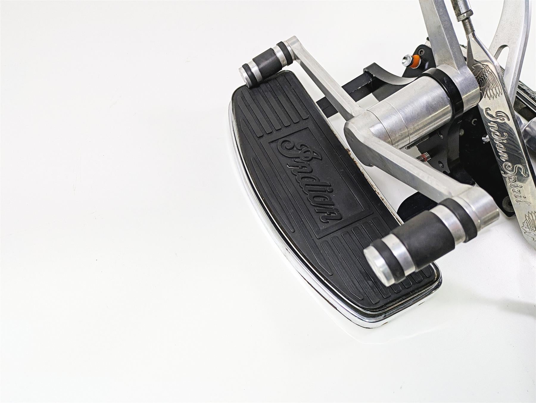 2002 Indian Spirit Deluxe Front Floorboards & Pedal 46-002 41-338 41-327 41-333 {{ shop.shopifyCountryName }} - Mototech271