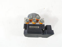Load image into Gallery viewer, 2020 Harley Touring FLHT Electra Glide Abs Brake Pump Module 41100104C | Mototech271
