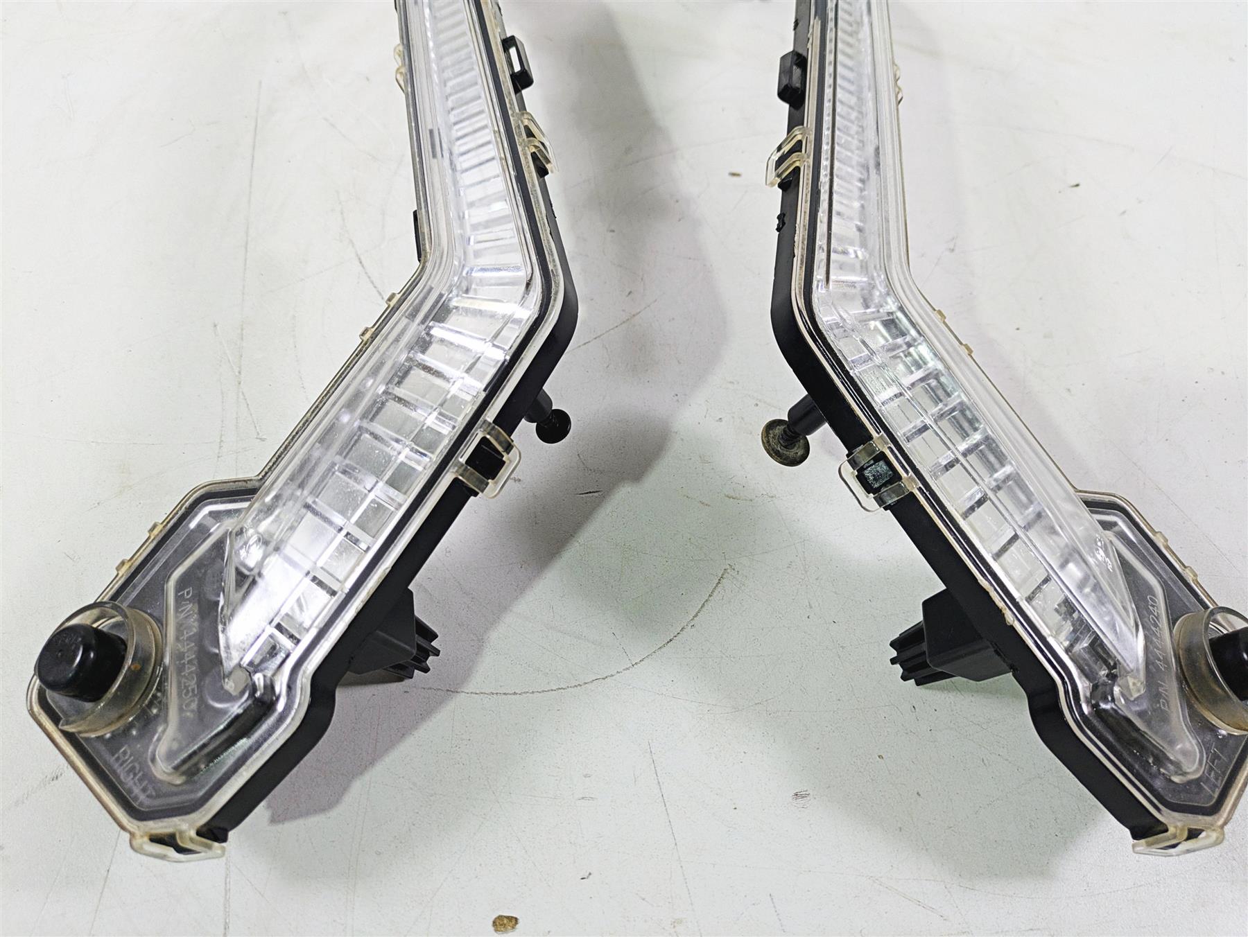 2018 Can Am Maverick X3 XRC Turbo R Front Signature Running Light Set 710004994 {{ shop.shopifyCountryName }} - Mototech271