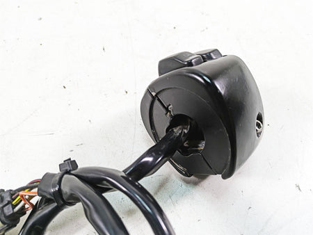 2007 Harley Sportster XL1200 C Left Hand Turn Signal Control Switch 71682-06A {{ shop.shopifyCountryName }} - Mototech271