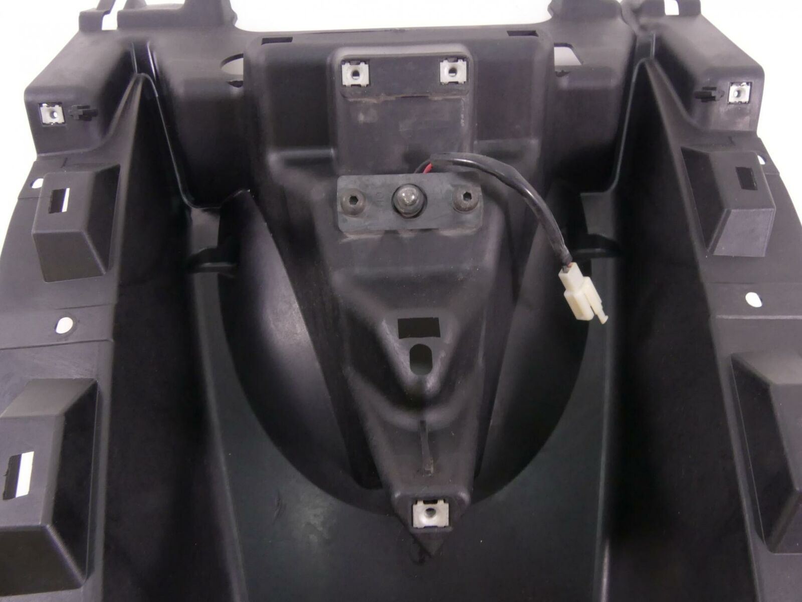 2010 Victory Vision Tour Rear Inner Fender Cover Fairing Panel 5437132 {{ shop.shopifyCountryName }} - Mototech271