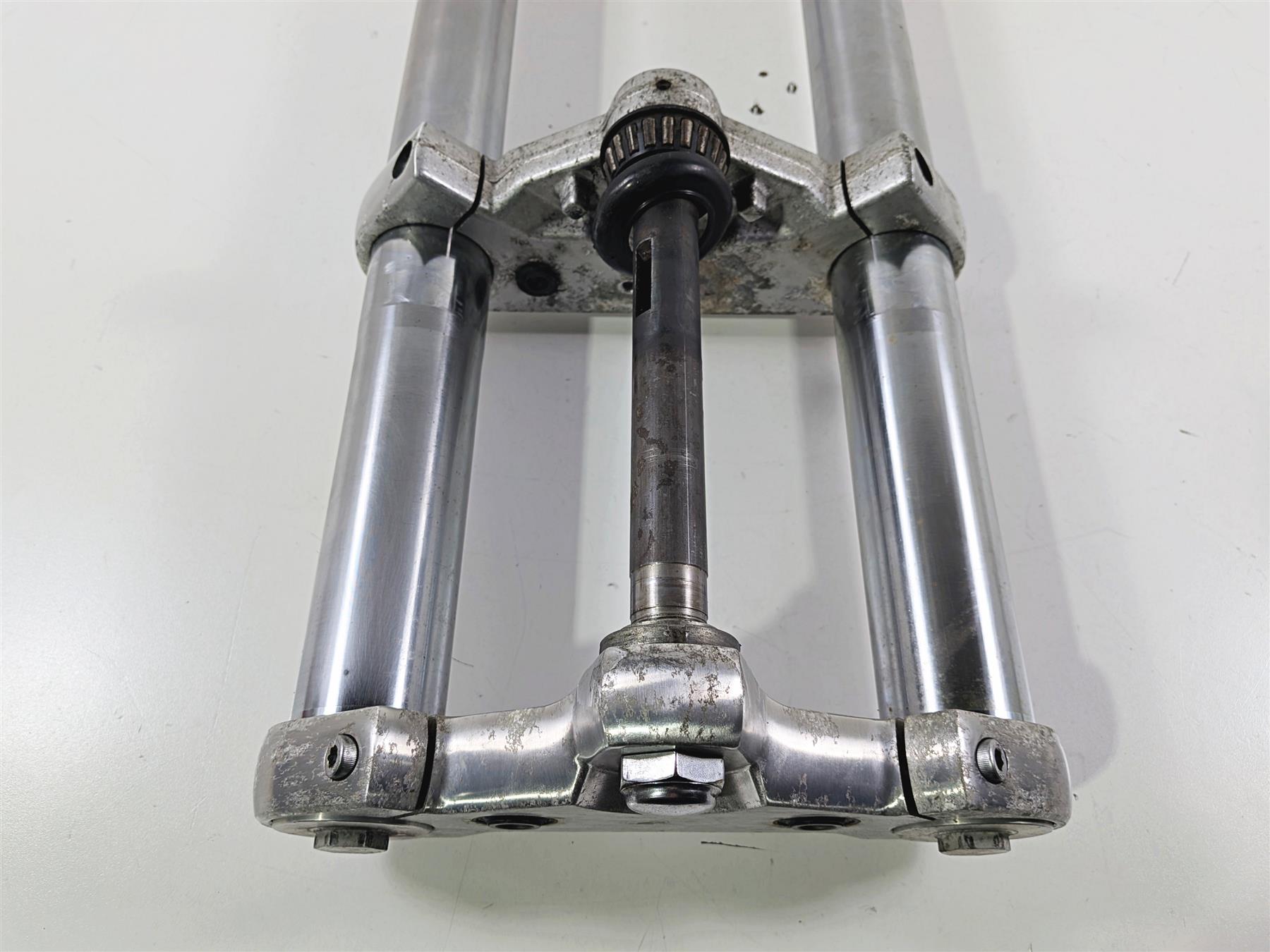 2001 Suzuki VZ800 Marauder Front Fork Triple Tree Set 51110-48E10 51120-48E10 {{ shop.shopifyCountryName }} - Mototech271
