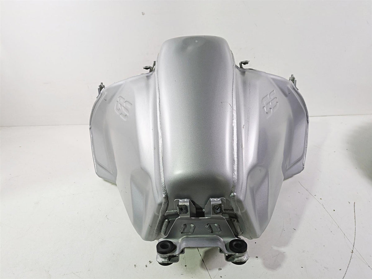 2015 BMW R1200GS Adv K51 Fuel Gas Petrol Tank 16118536188 {{ shop.shopifyCountryName }} - Mototech271