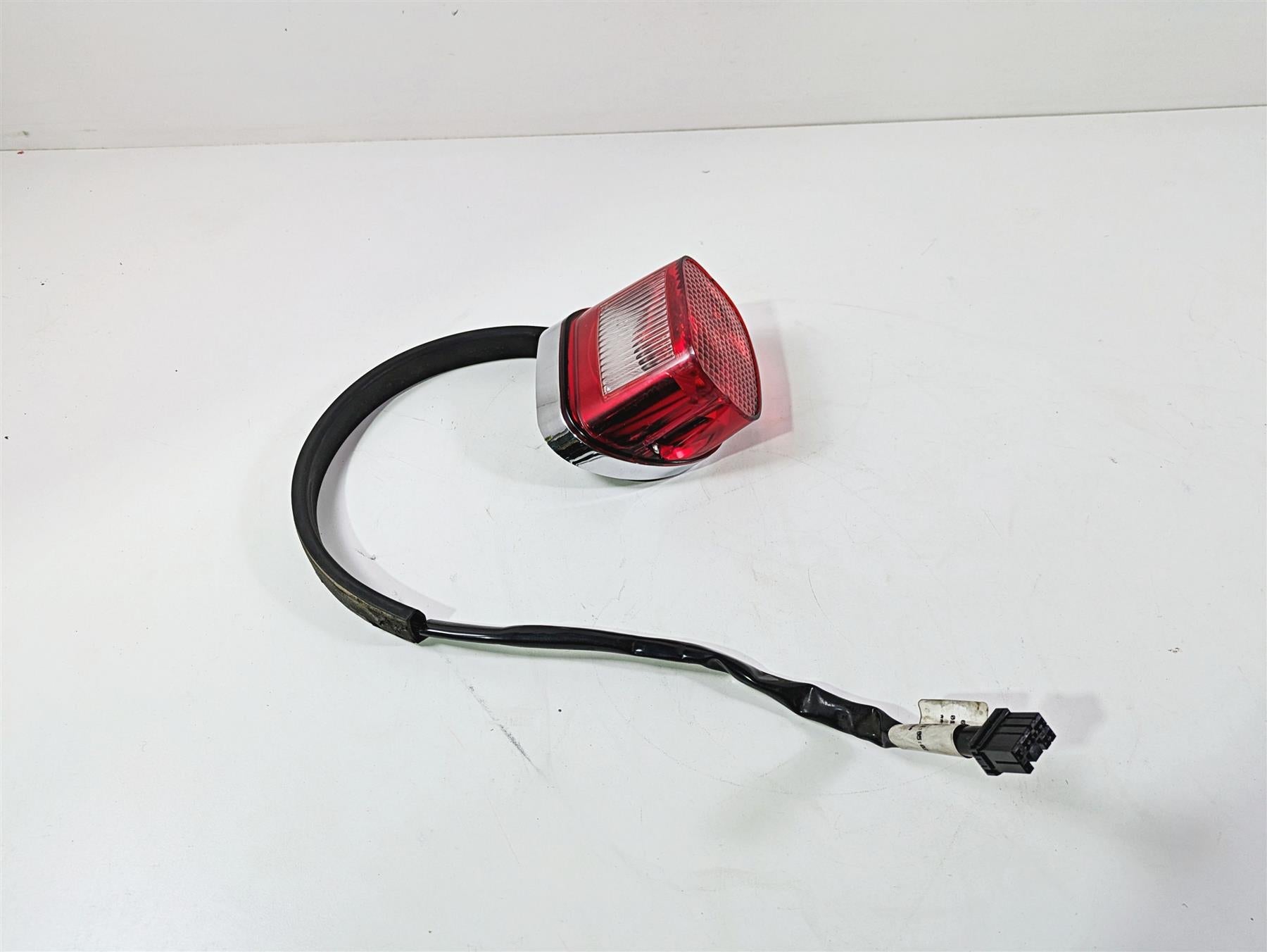 2010 Harley Touring FLHTK Electra Glide Taillight & Wiring 68369-03 68066-99A {{ shop.shopifyCountryName }} - Mototech271