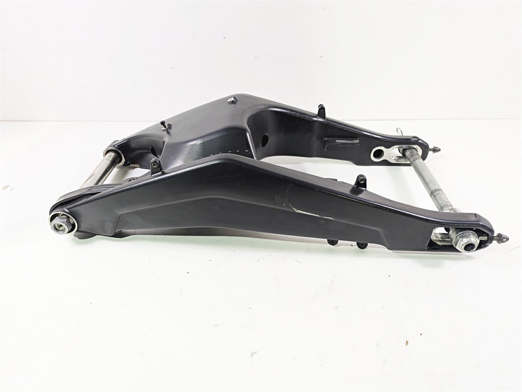 2022 Harley RA1250 S Pan America Rear Swingarm Swing Arm & Axle 47400130 {{ shop.shopifyCountryName }} - Mototech271