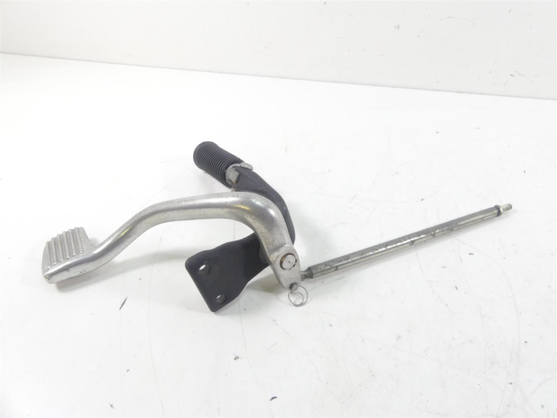 2009 Harley FXDF Dyna Fat Bob Front Right Mid Foot Control Brake Pedal 50666-07 {{ shop.shopifyCountryName }} - Mototech271