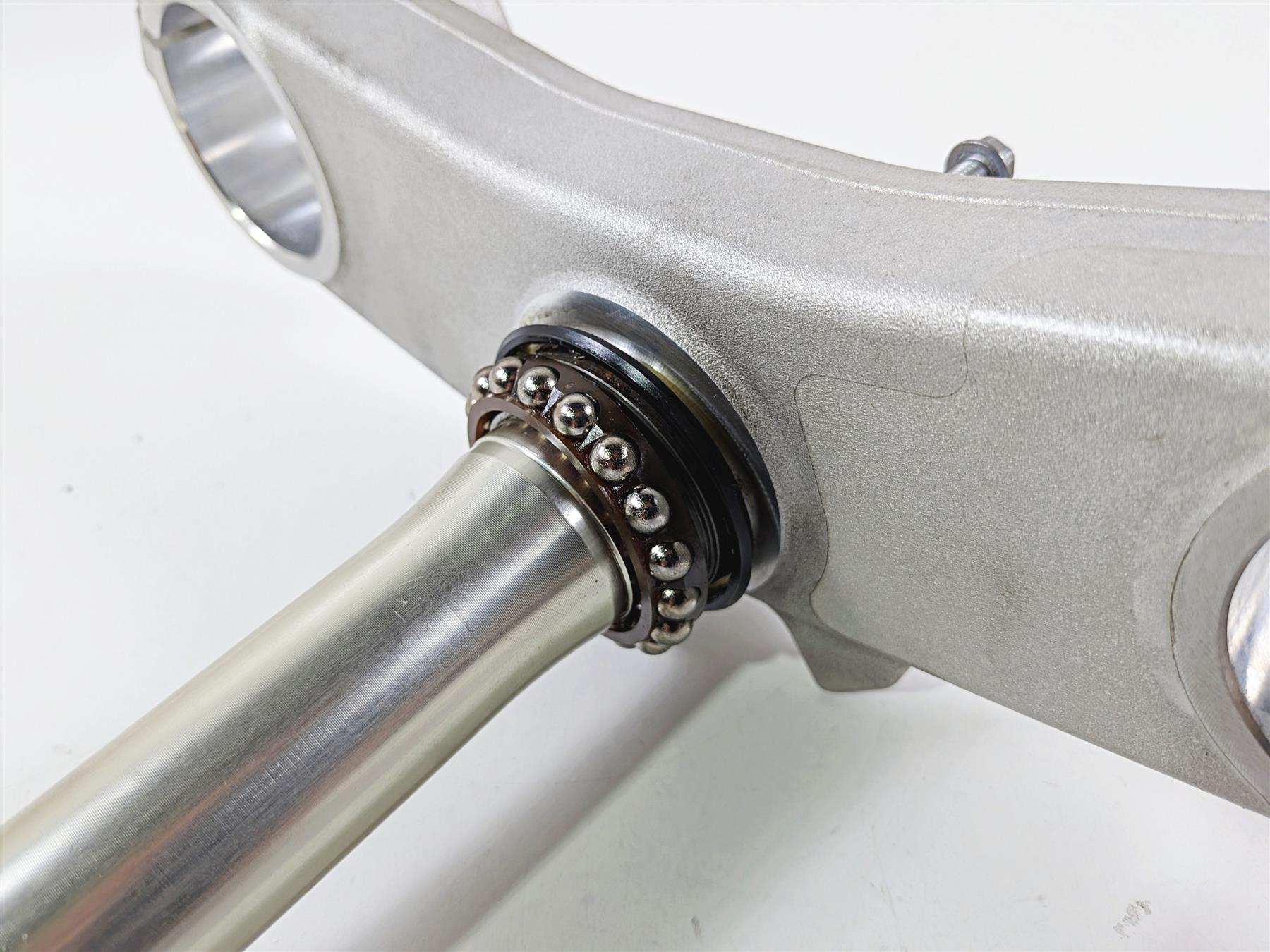 2022 Kawasaki ZX10R ZX1000 Ninja Lower Triple Tree Steering Clamp 44037-0198 {{ shop.shopifyCountryName }} - Mototech271