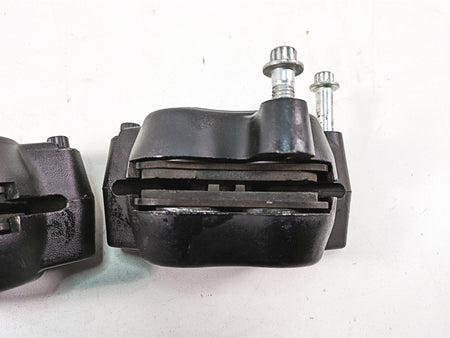2009 Harley FXDF Dyna Fat Bob Front Brake Caliper Set 44046-08 44487-08 {{ shop.shopifyCountryName }} - Mototech271