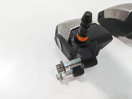 2020 Harley Touring FLHX Street Glide Front Brake Caliper Set 43027-08 44023-08 {{ shop.shopifyCountryName }} - Mototech271