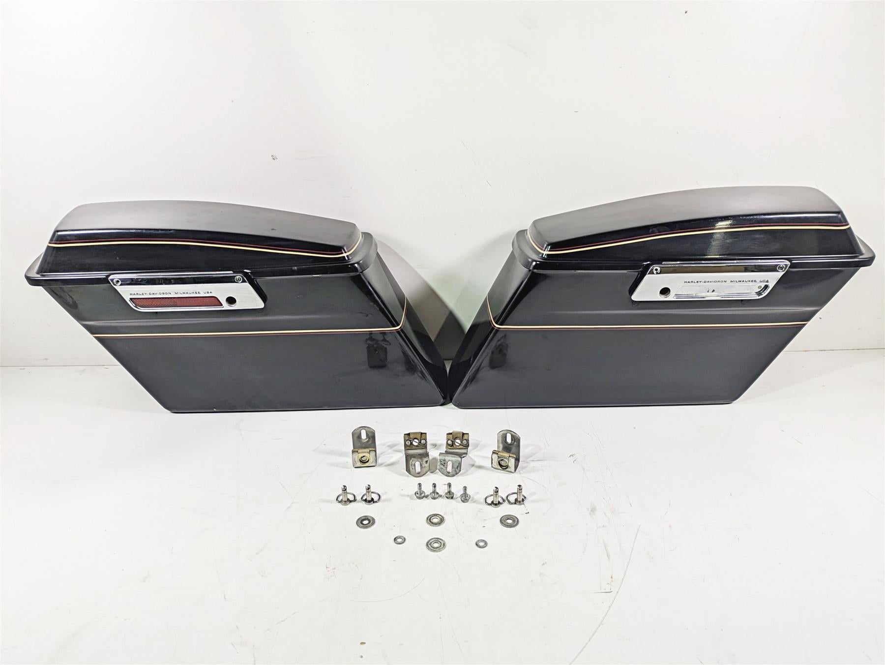 1996 Harley Touring FLHTCUI Electra Glide Saddlebag Saddle Bag Set 90753-93 | Mototech271