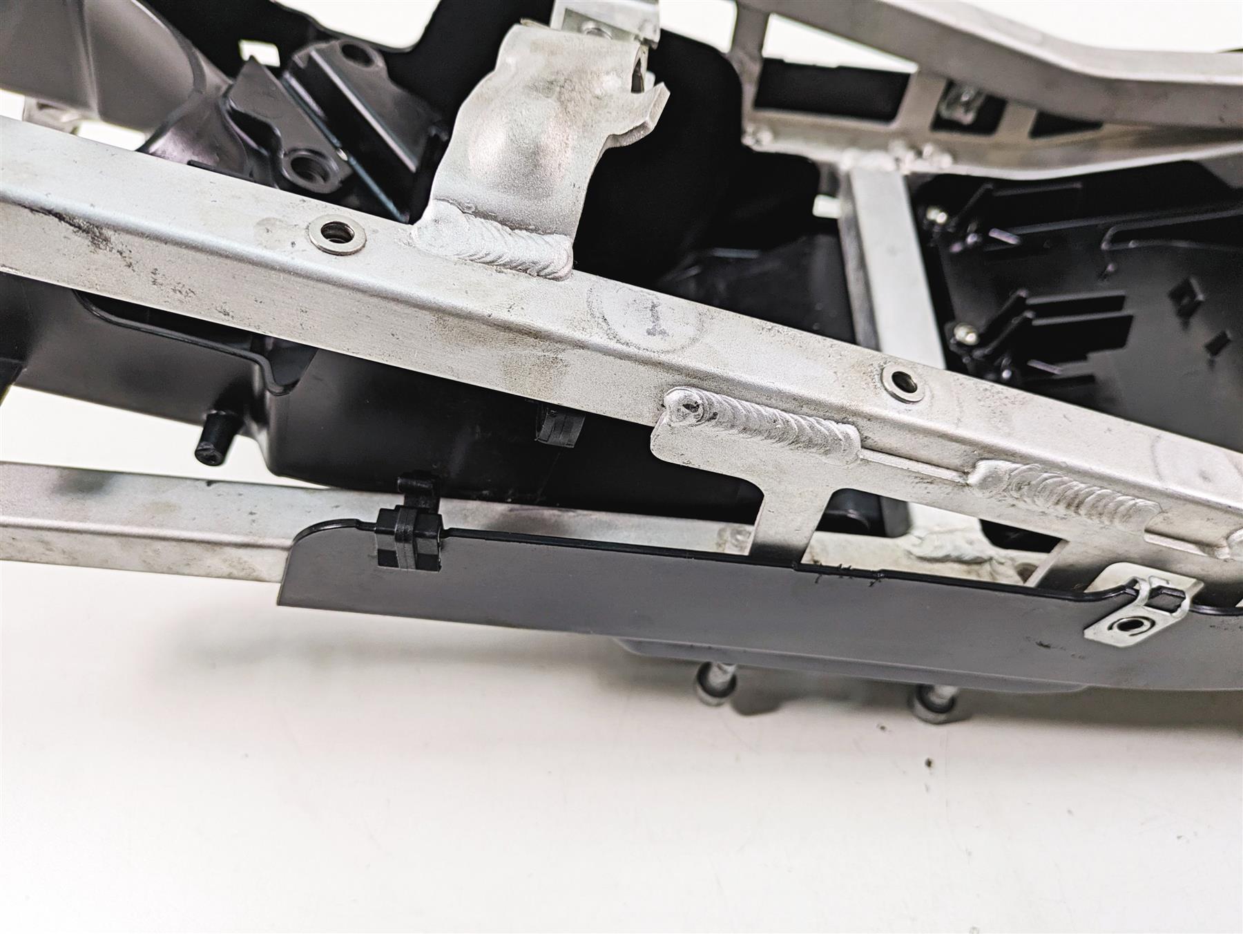 2021 Aprilia RS660 Straight Rear Sub Frame Subframe 2B008726 2B006819 {{ shop.shopifyCountryName }} - Mototech271