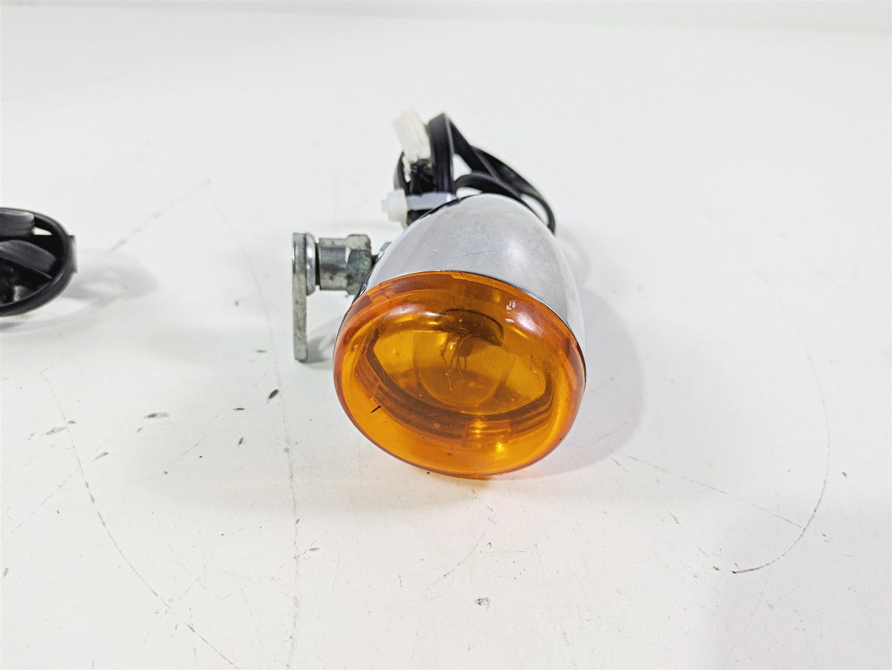 2011 Harley FXDC Dyna Super Glide Front Blinker Turn Signal Set 68972-00 {{ shop.shopifyCountryName }} - Mototech271