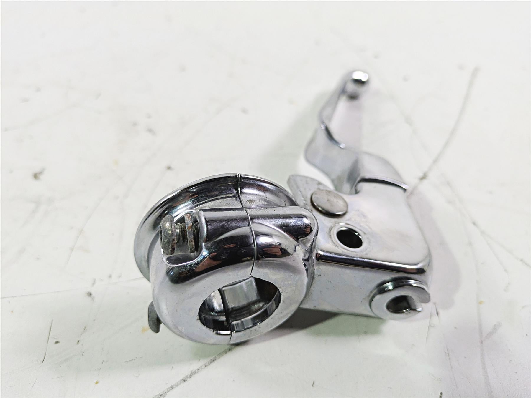 2007 Harley FXDWG Dyna Wide Glide Chrome Clutch Perch & Lever 38608-96 {{ shop.shopifyCountryName }} - Mototech271