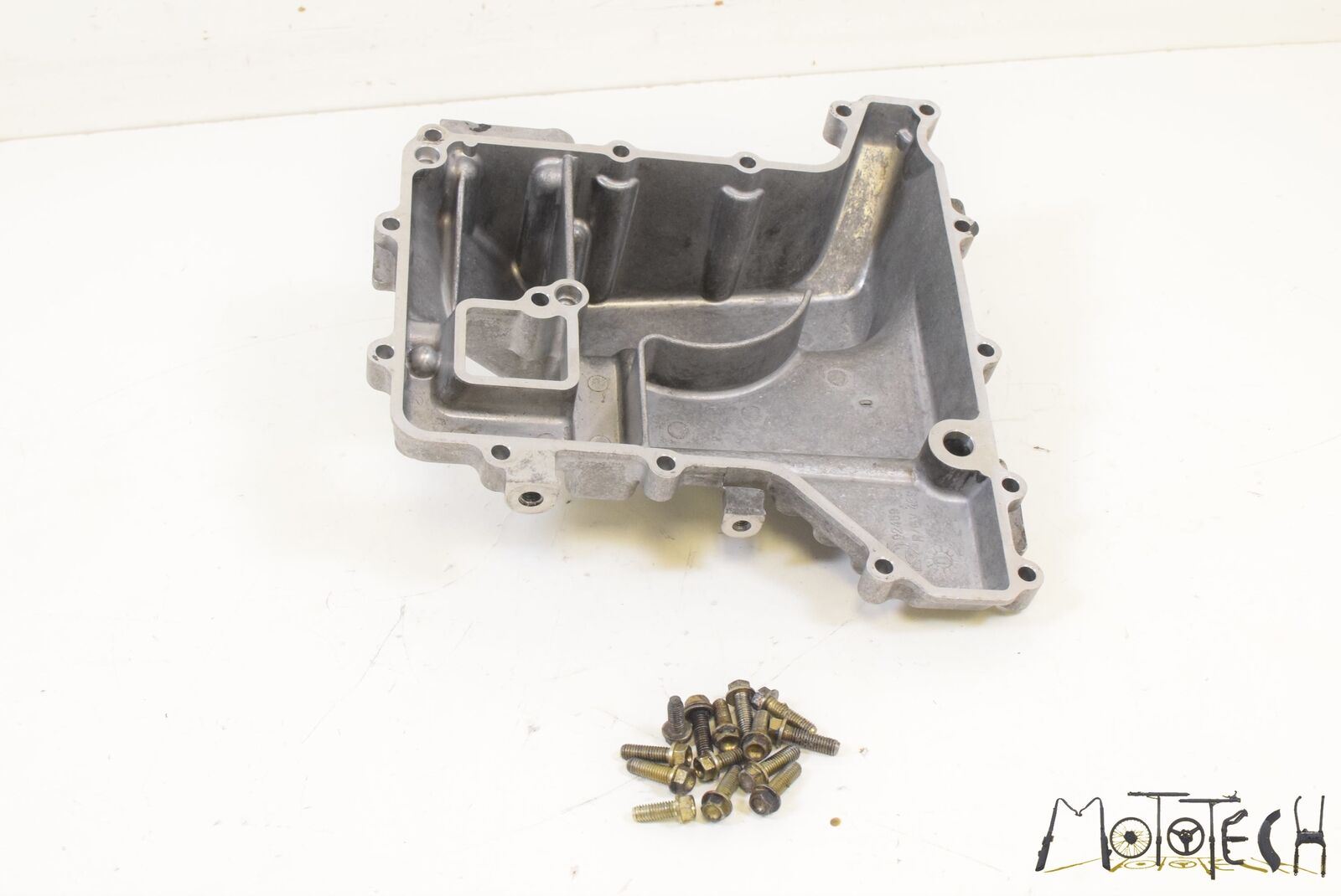 2000 MV Agusta F4 750 ORO Engine Oil Pan Cover 800087315 {{ shop.shopifyCountryName }} - Mototech271