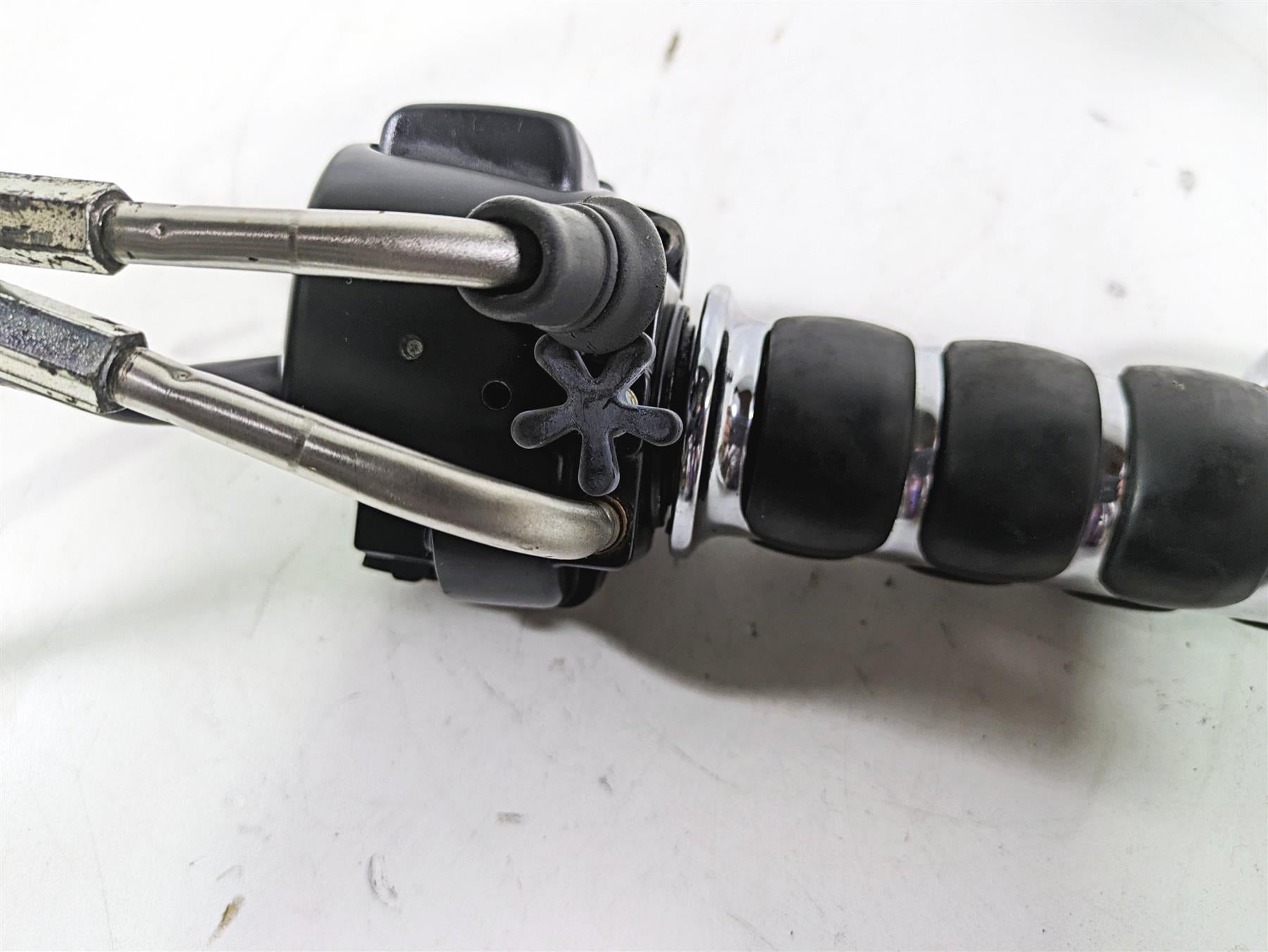 2003 Harley Dyna FXDL Low Rider 100TH Right Hand Control Switch 71589-96B {{ shop.shopifyCountryName }} - Mototech271