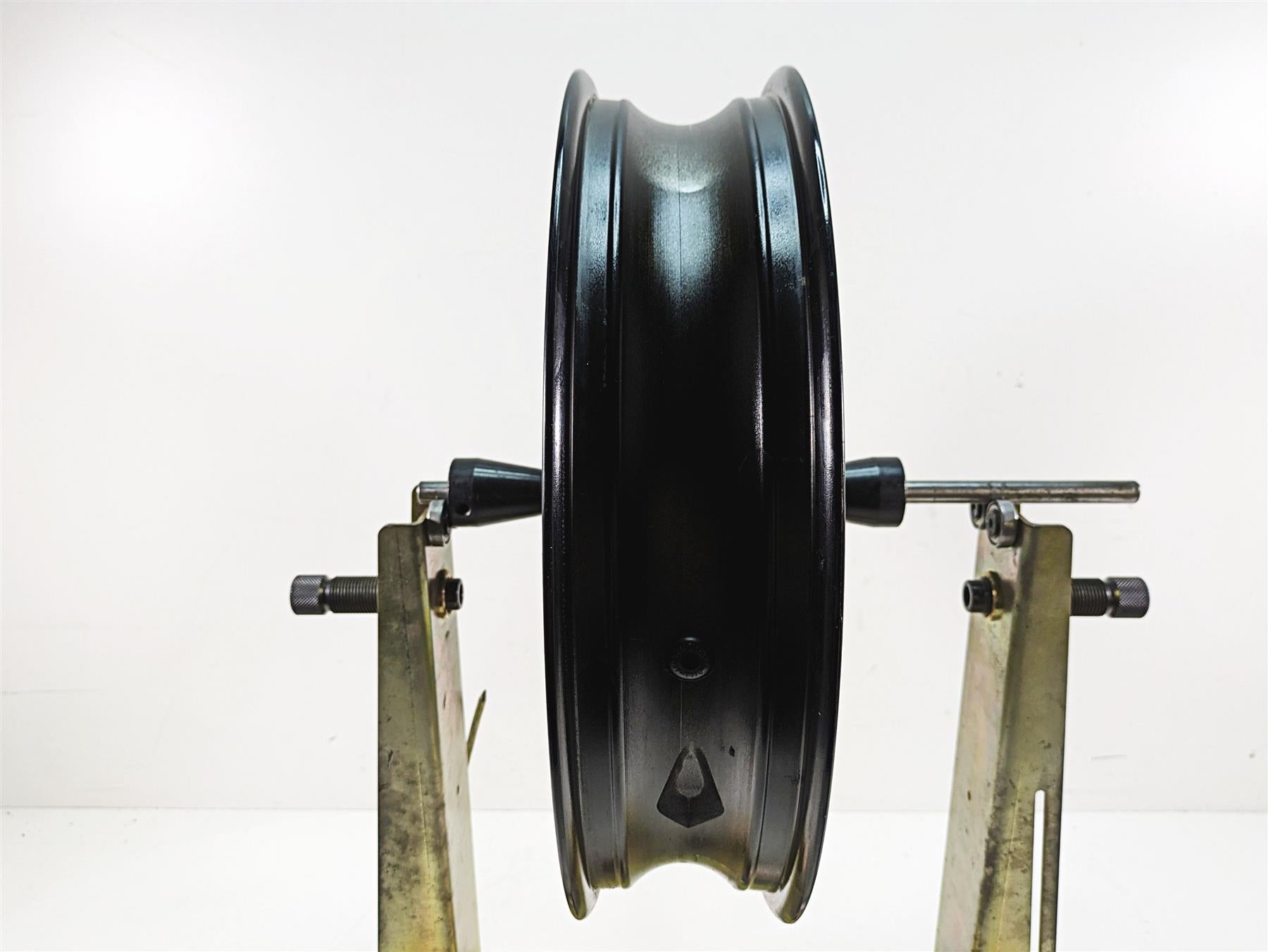 2002 Yamaha FZ1 FZS1000 Fazer Straight 17x3.5 Front Wheel Rim 4XV-25168-00-33 {{ shop.shopifyCountryName }} - Mototech271