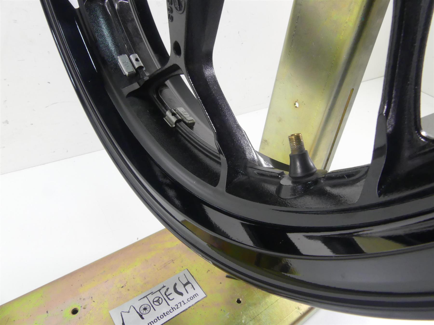 2012 Kawasaki ZX1400 ZX14R Ninja Front 17x3.5 Wheel Rim -Read 41073-0573-18F {{ shop.shopifyCountryName }} - Mototech271