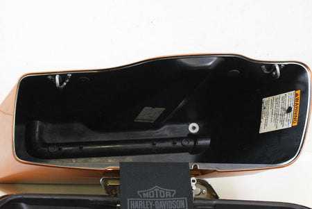 2014 Harley Touring FLHR Road King Right Saddlebag -Amber Whisky 90200412 {{ shop.shopifyCountryName }} - Mototech271