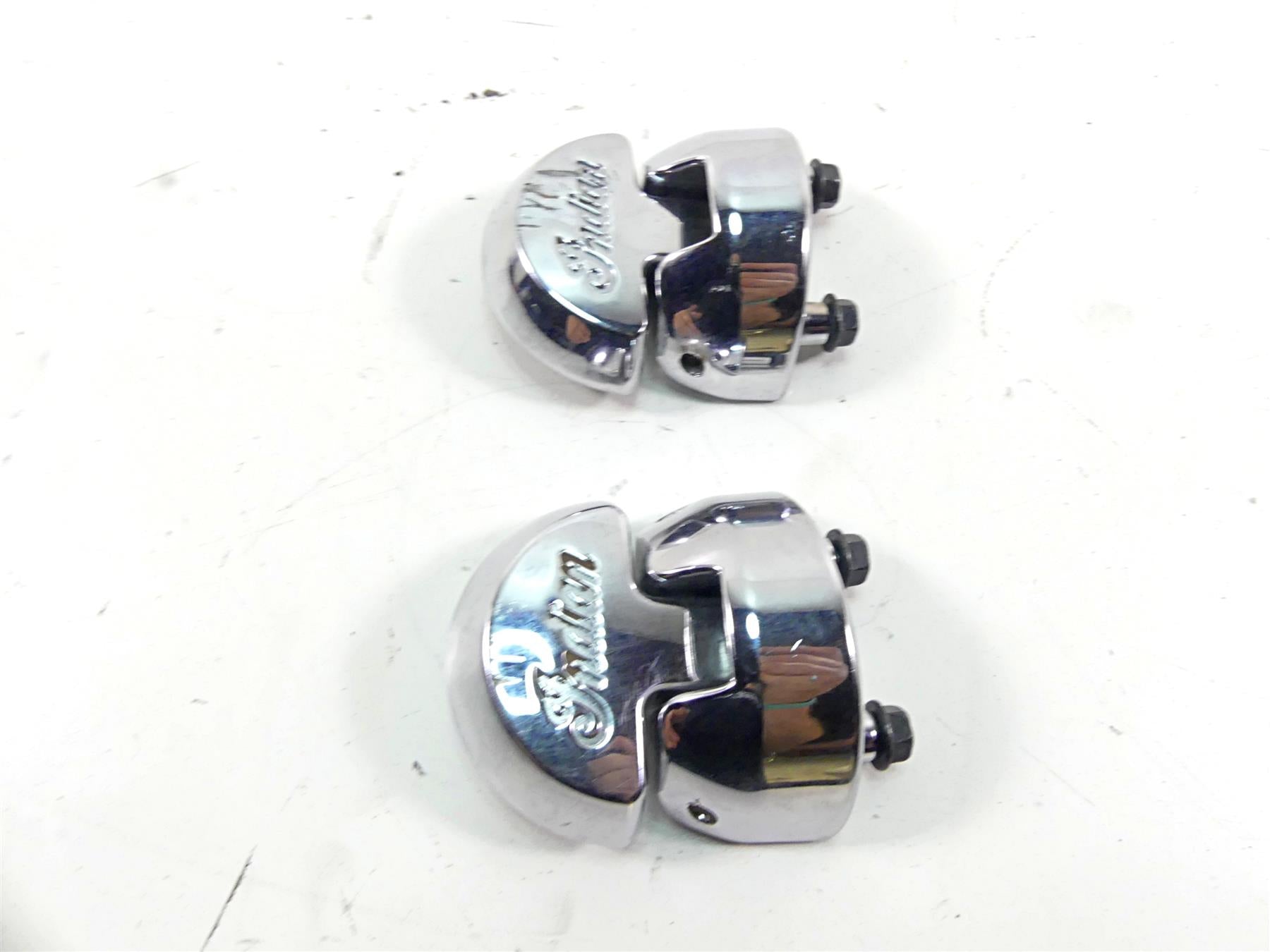 2019 Indian Chieftain Classic Left Saddlebag Latch Hinge Set 5138397 5138399 {{ shop.shopifyCountryName }} - Mototech271