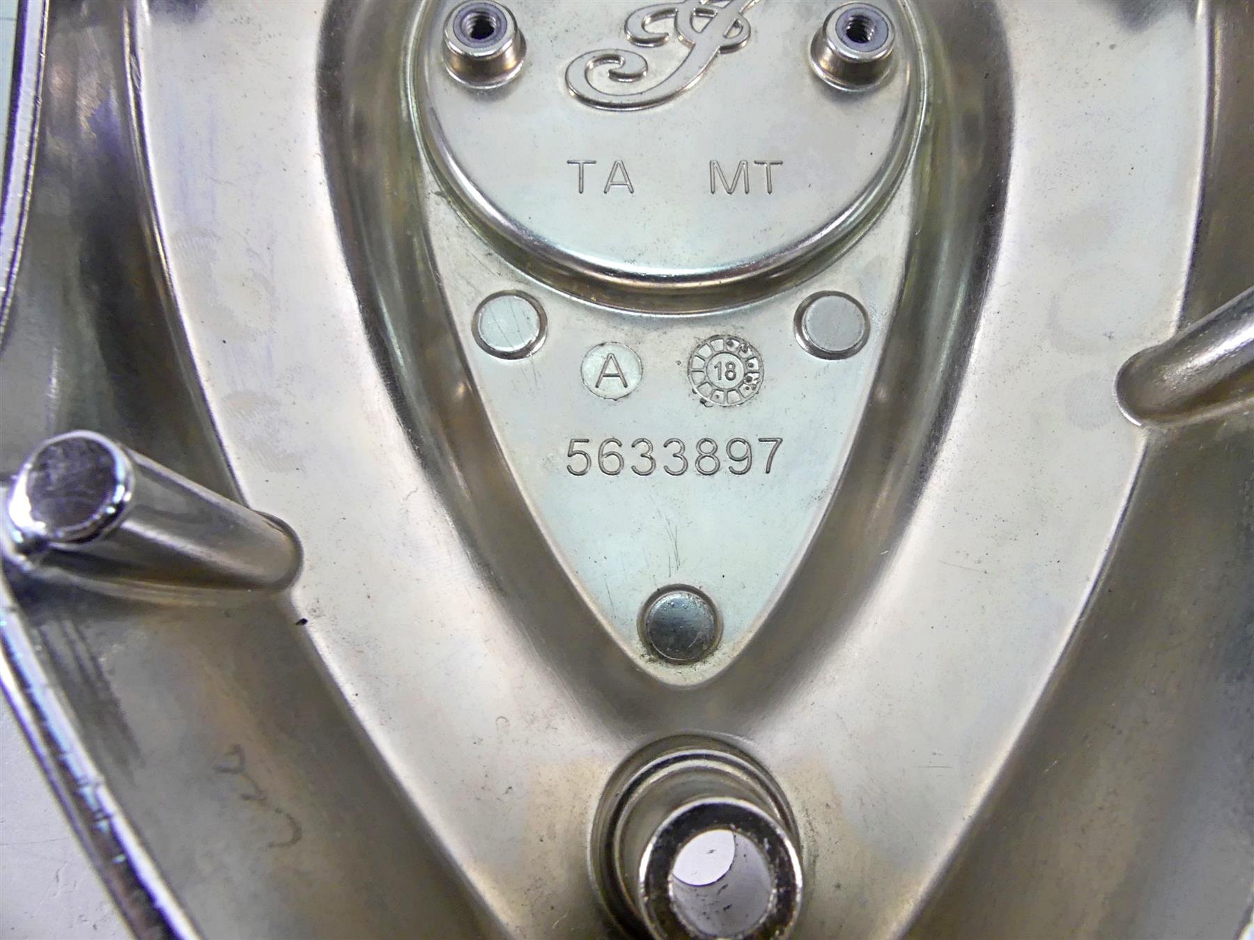 2019 Indian Chieftain Classic Ignition Coil Cover Fairing & Mount 5633897 {{ shop.shopifyCountryName }} - Mototech271