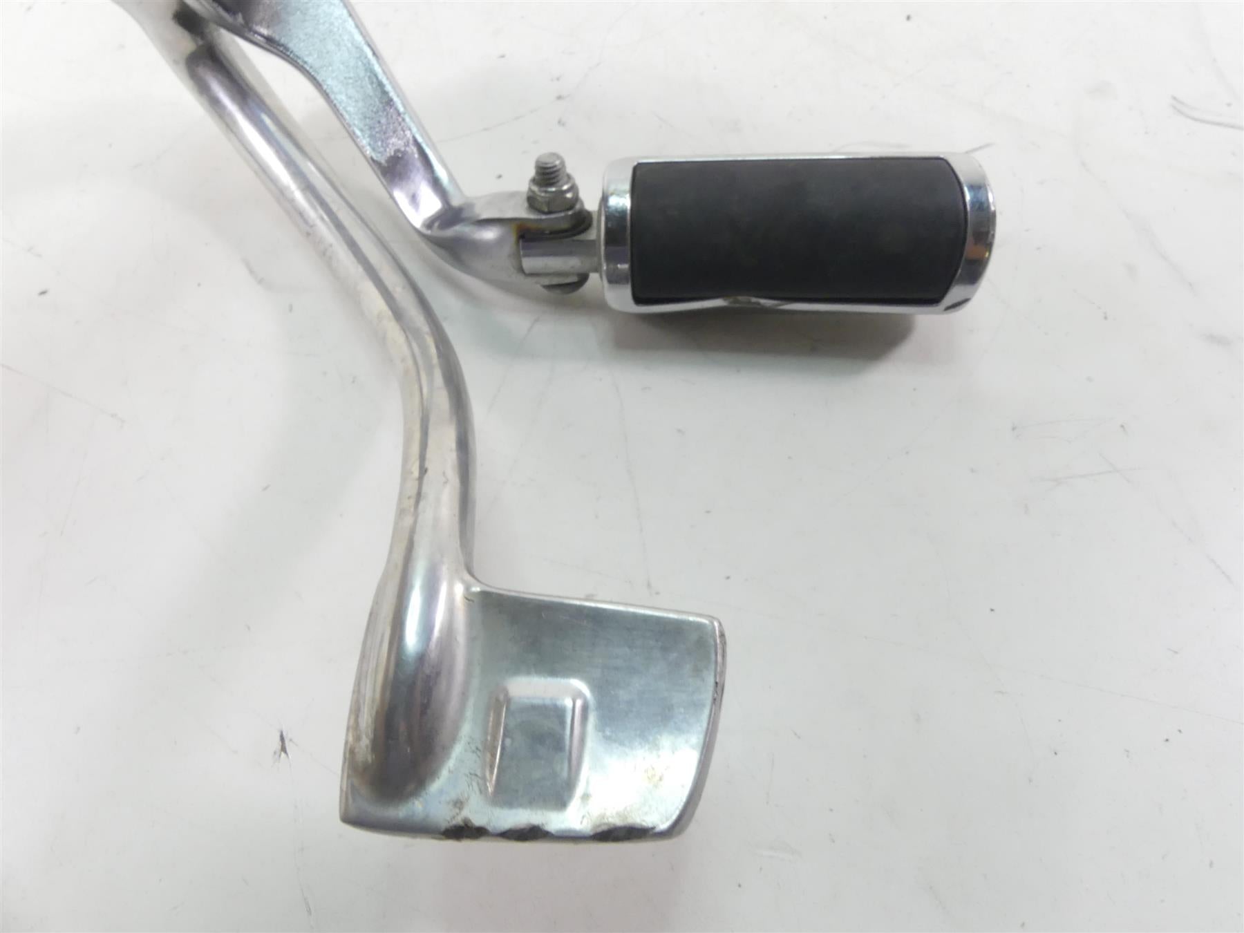 2015 Harley FXDL Dyna Low Rider Right Rider Footpeg Brake Pedal 50666-07 {{ shop.shopifyCountryName }} - Mototech271