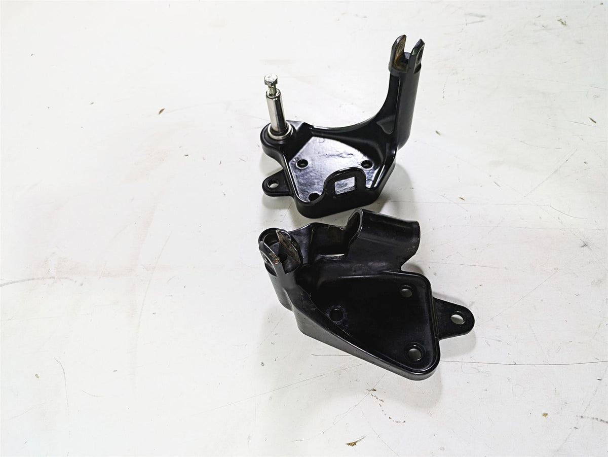 2003 Harley Softail FXSTDI Deuce 100th Front Footpeg Mounts 33683-00 42507-00B {{ shop.shopifyCountryName }} - Mototech271