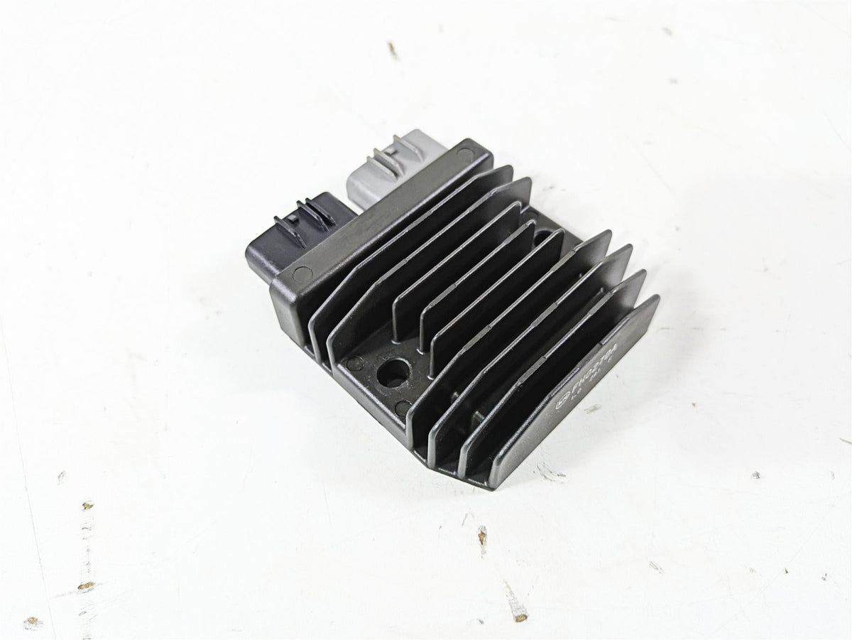 2022 Yamaha YXZ1000 R Rectifier Voltage Regulator B5H-81960-00-00 FH027DA {{ shop.shopifyCountryName }} - Mototech271
